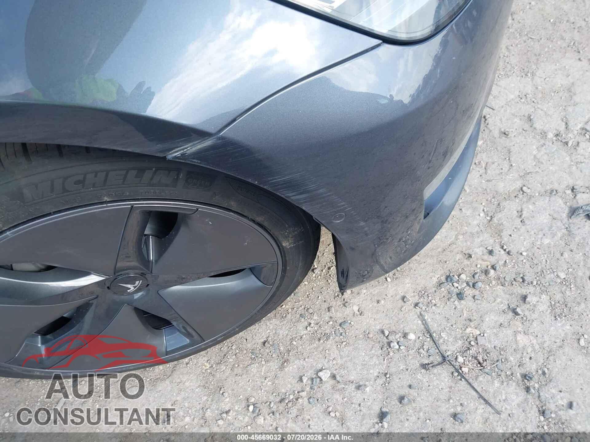 TESLA MODEL 3 2018 - 5YJ3E1EB2JF145722