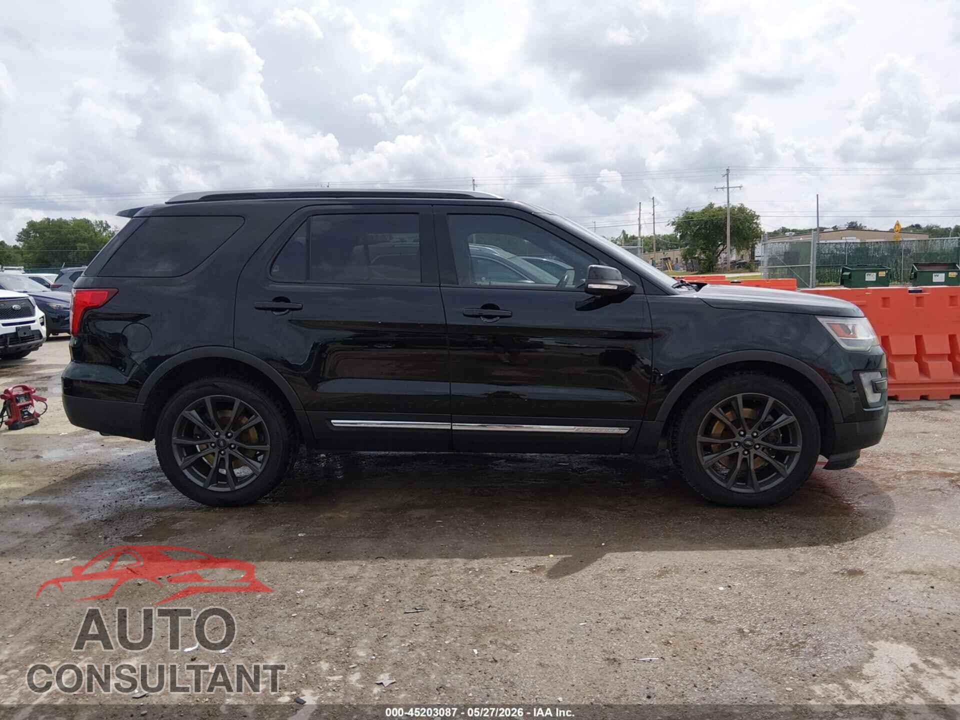 FORD EXPLORER 2017 - 1FM5K7D82HGC21185