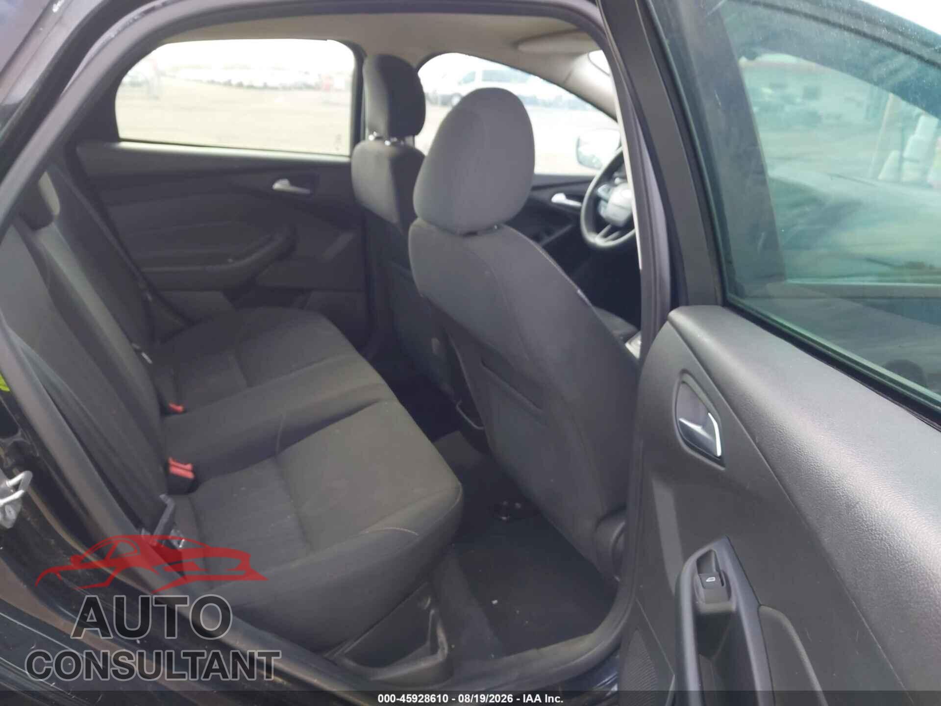 FORD FOCUS 2016 - 1FADP3FE8GL306931