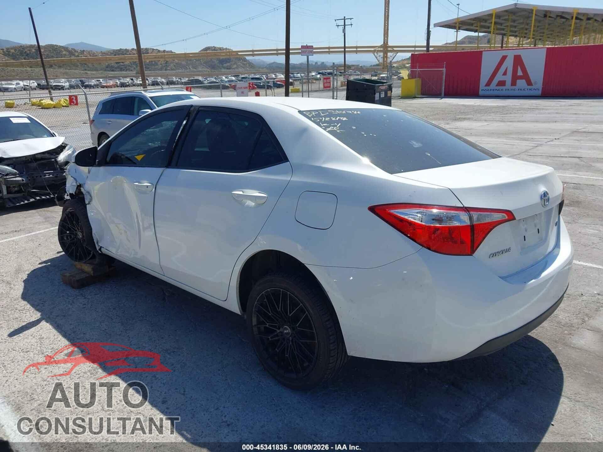 TOYOTA COROLLA 2015 - 5YFBURHE2FP201821