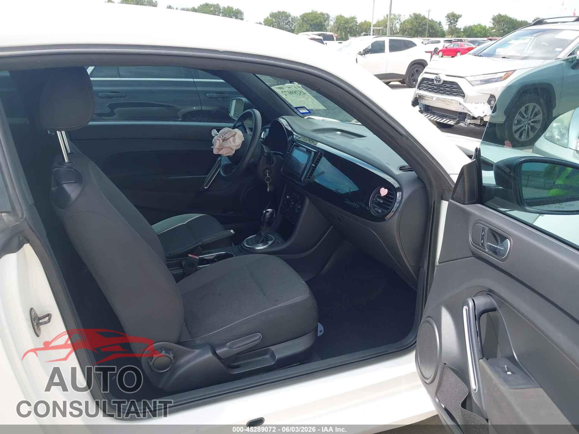 VOLKSWAGEN BEETLE 2013 - 3VWFP7AT0DM627661