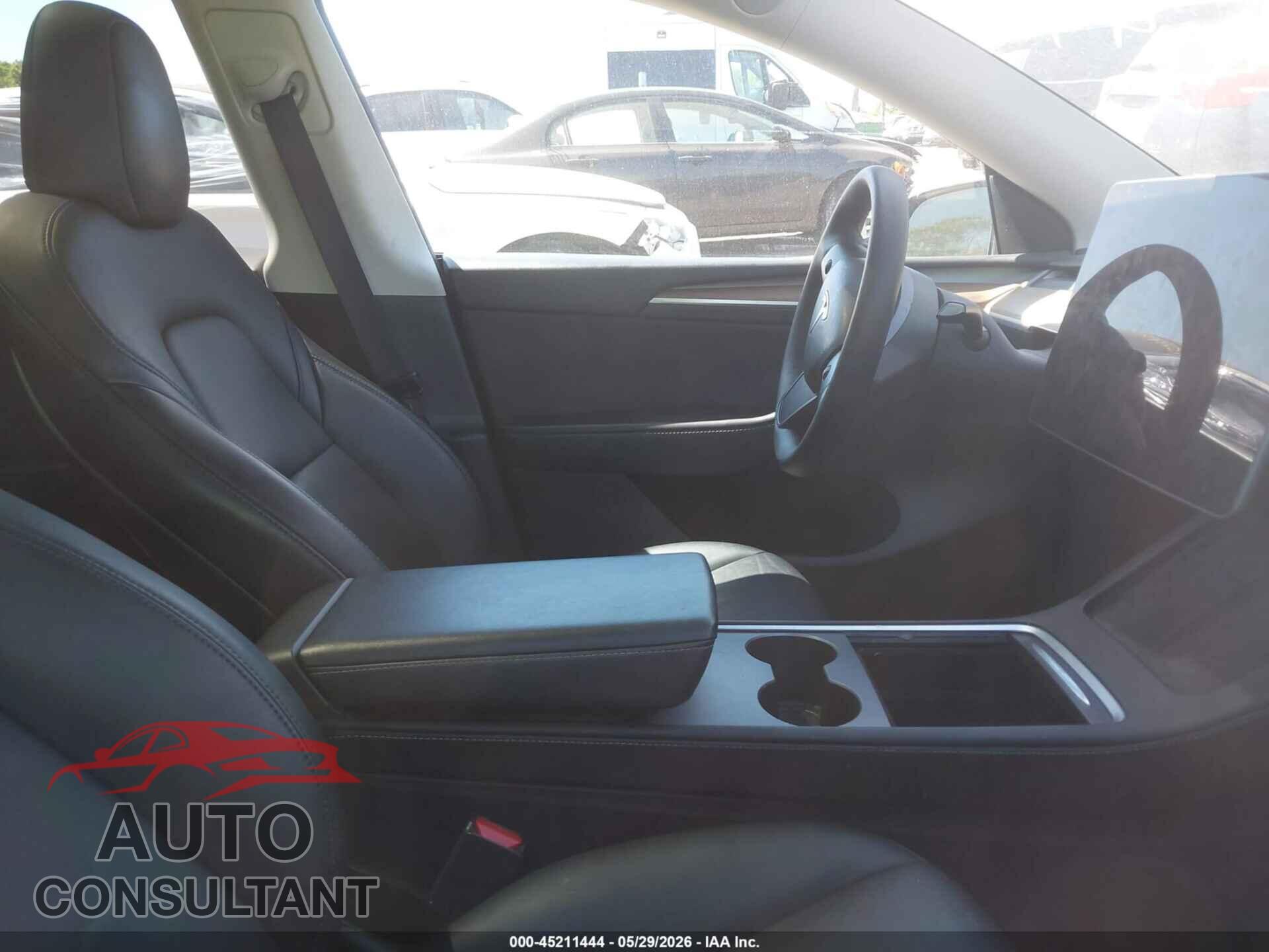 TESLA MODEL Y 2024 - 7SAYGDED0RF006190