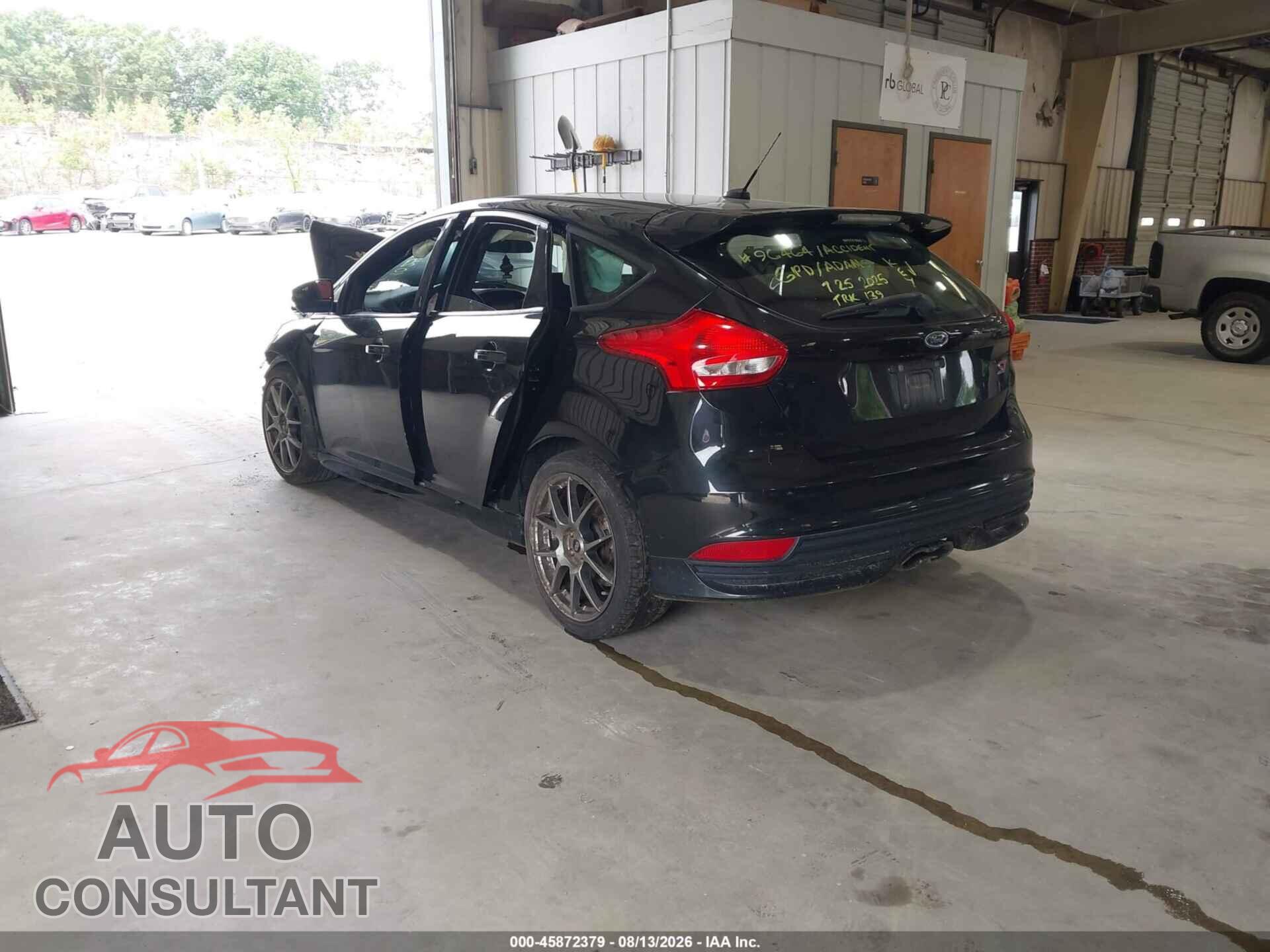 FORD FOCUS 2015 - 1FADP3L91FL260185