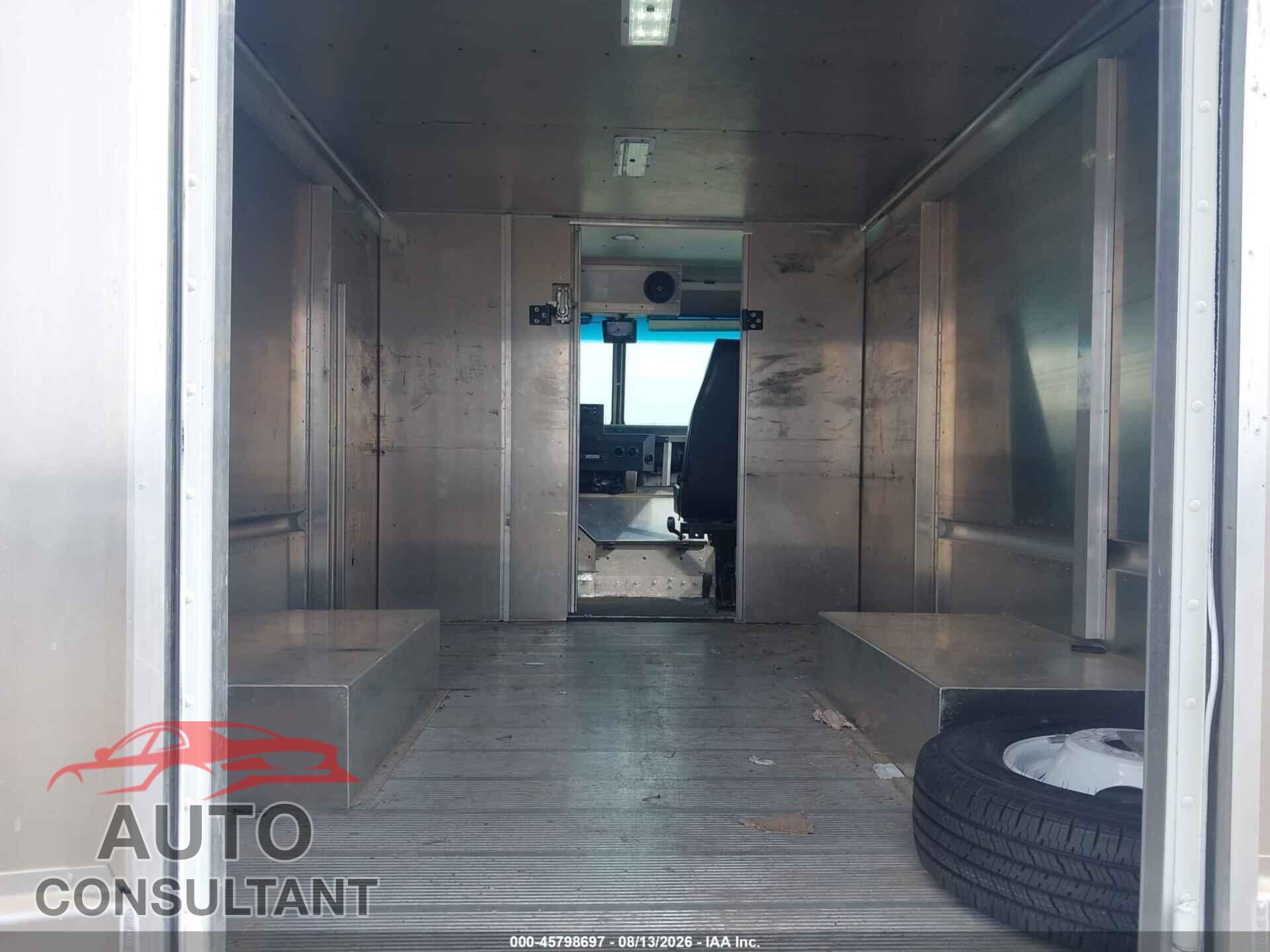 FORD E-350 STRIPPED 2018 - 1FC3E3K62JDC36757
