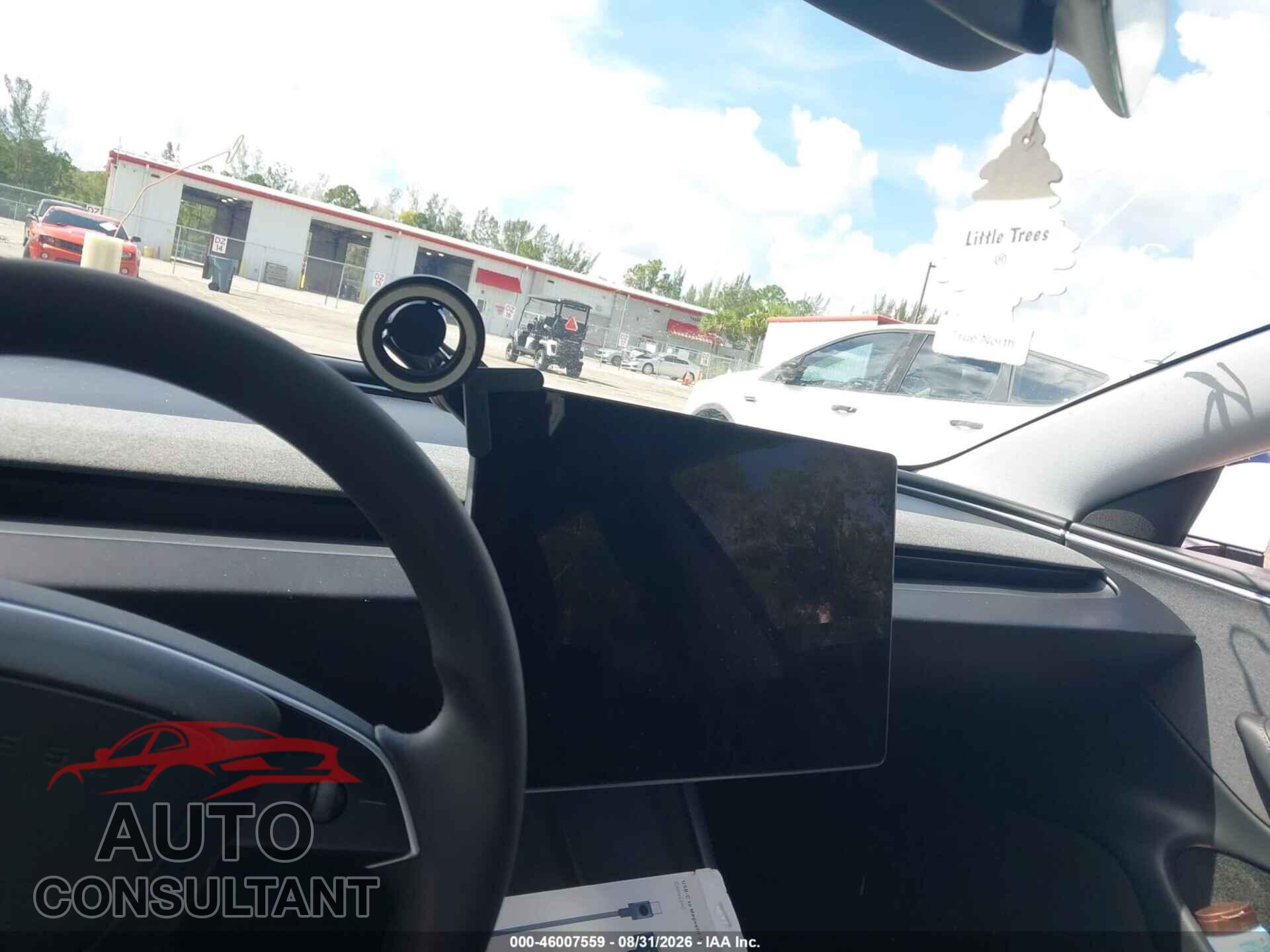 TESLA MODEL 3 2024 - 5YJ3E1EA4RF744592