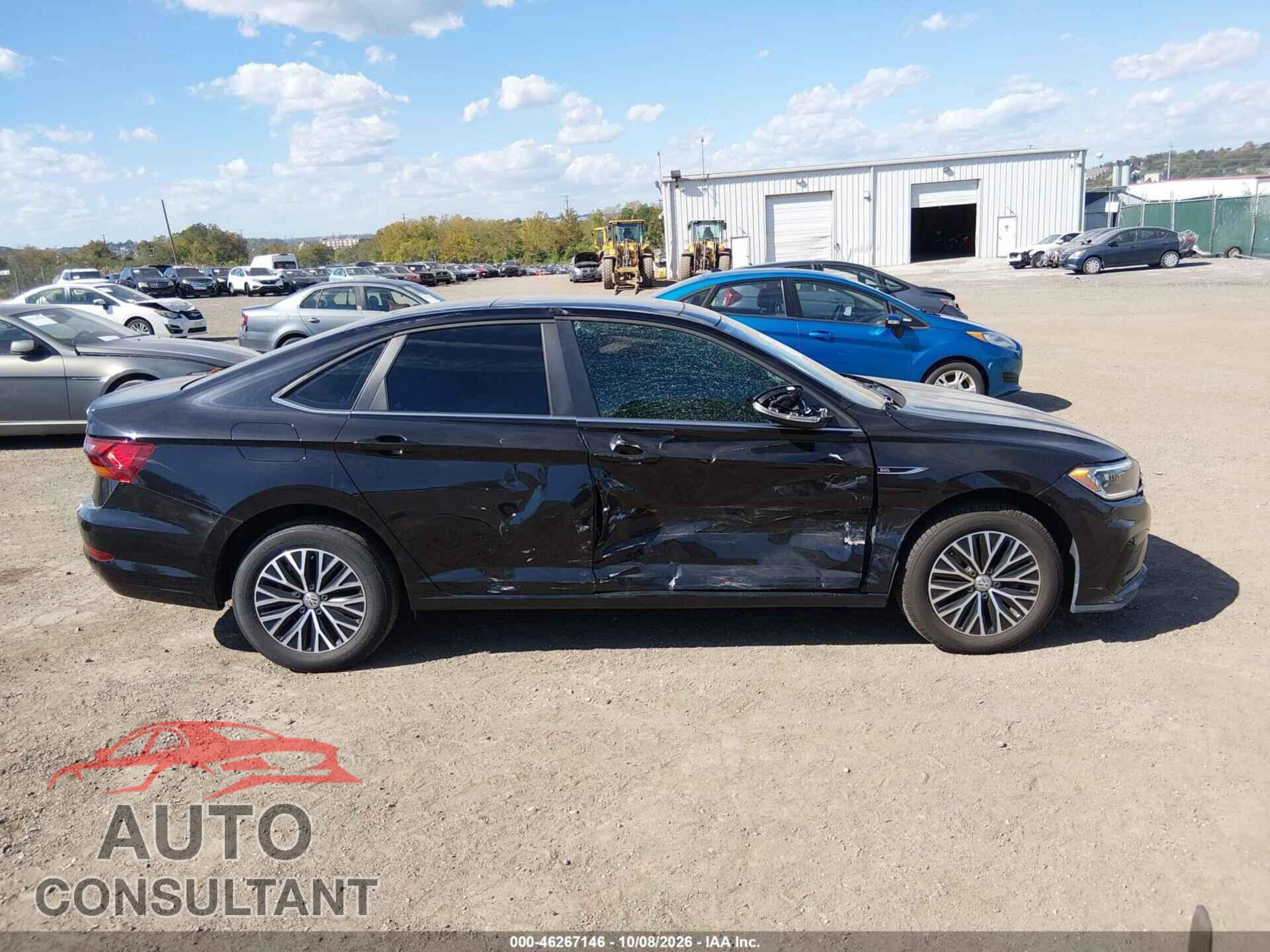 VOLKSWAGEN JETTA 2019 - 3VWEB7BU5KM240344