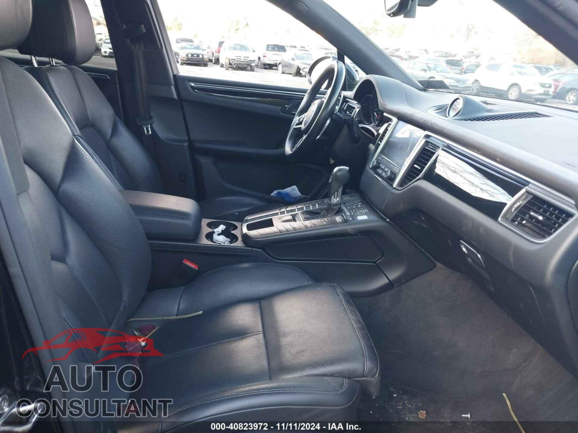 PORSCHE MACAN 2017 - WP1AA2A55HLB01566