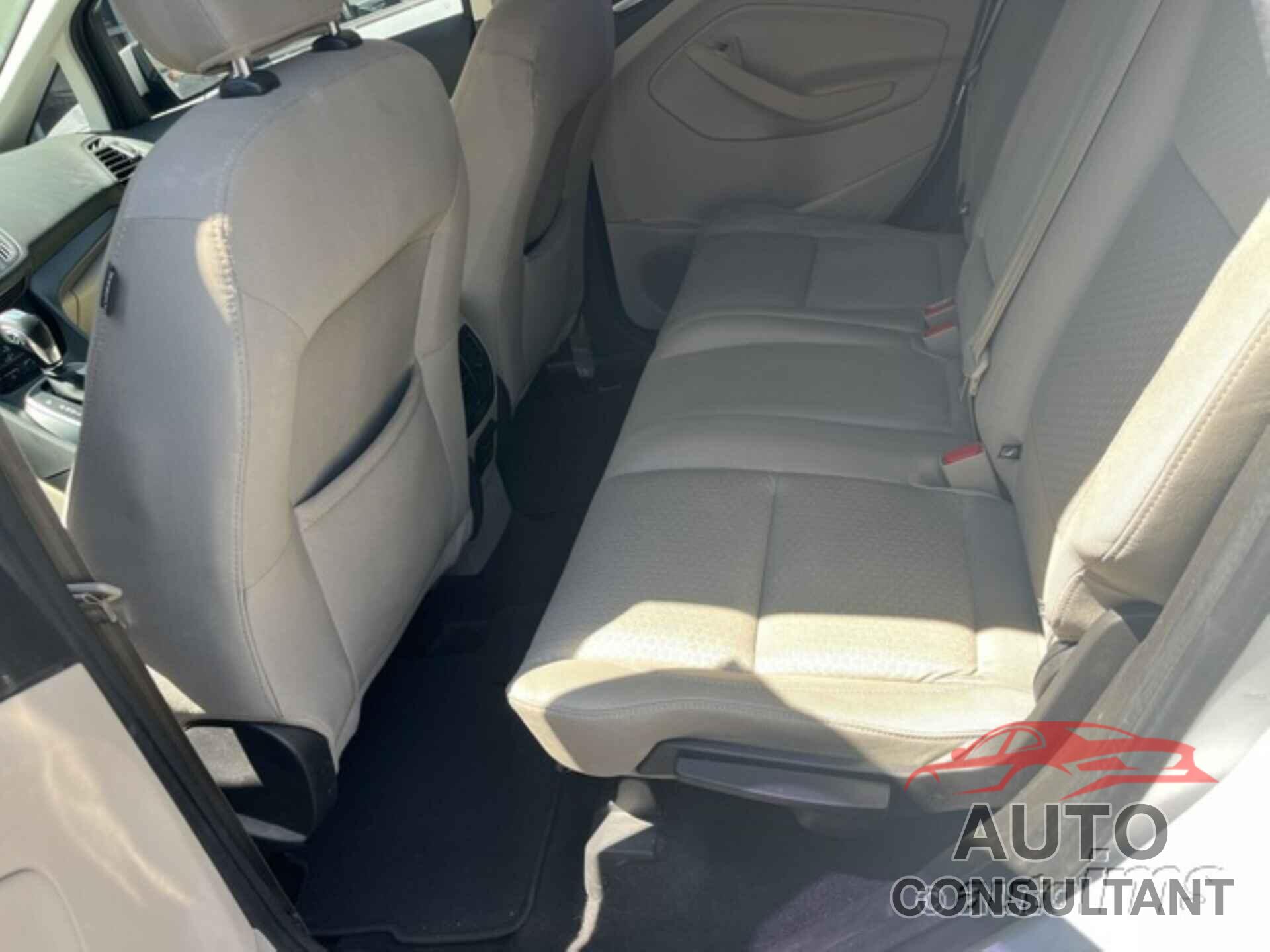 FORD C-MAX 2018 - 1FADP5AU3JL102782
