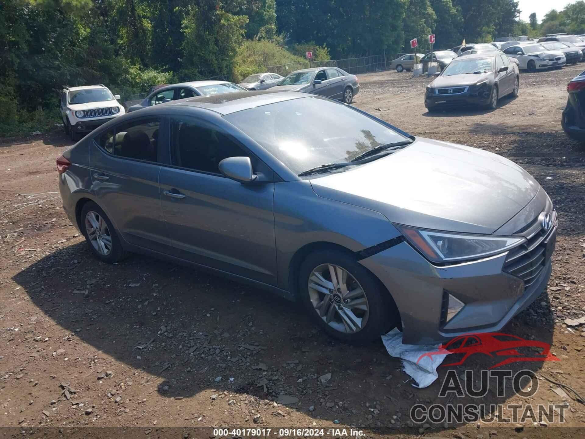 HYUNDAI ELANTRA 2019 - KMHD84LF6KU830829