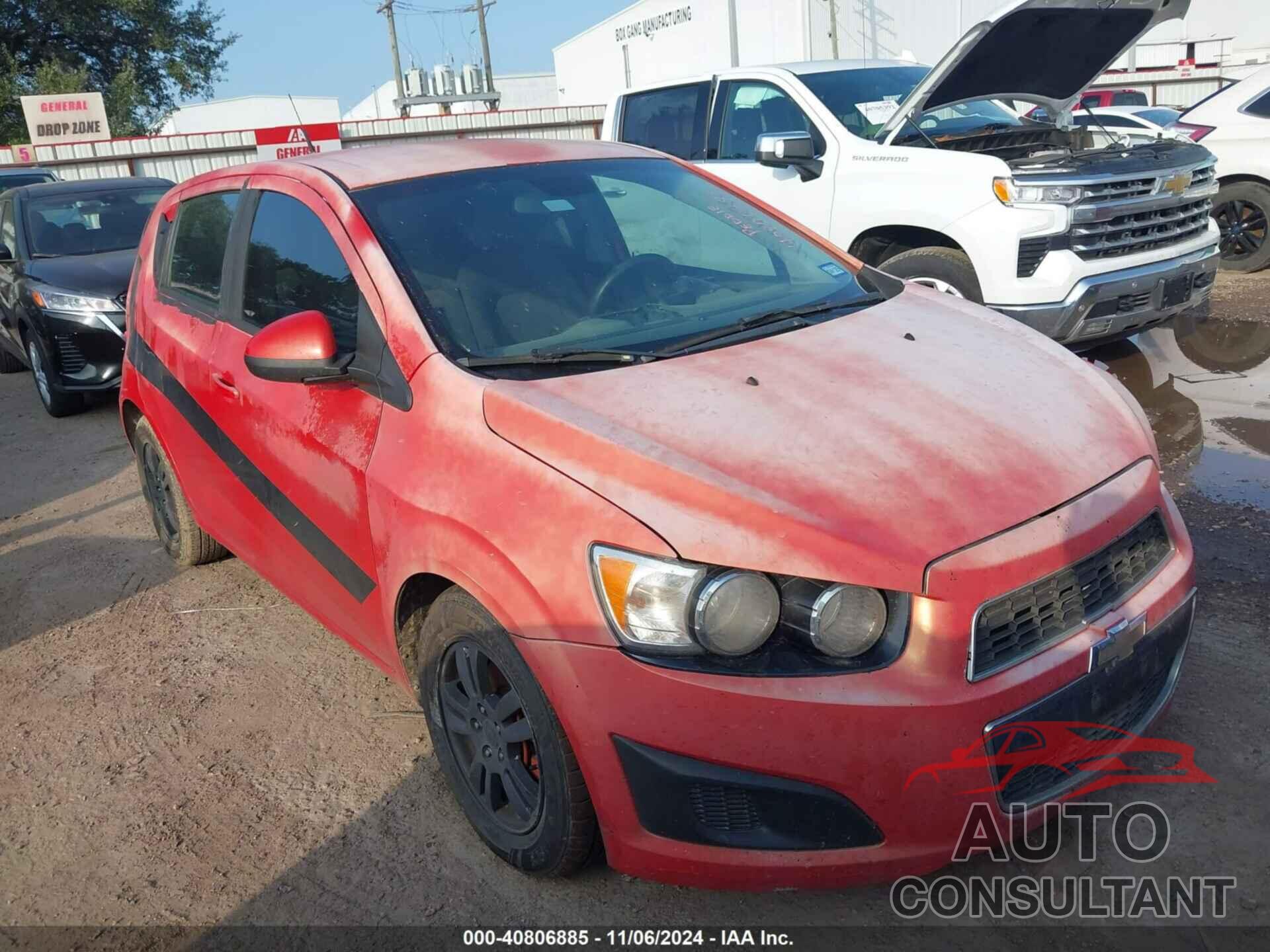CHEVROLET SONIC 2012 - 1G1JB6SH4C4118725