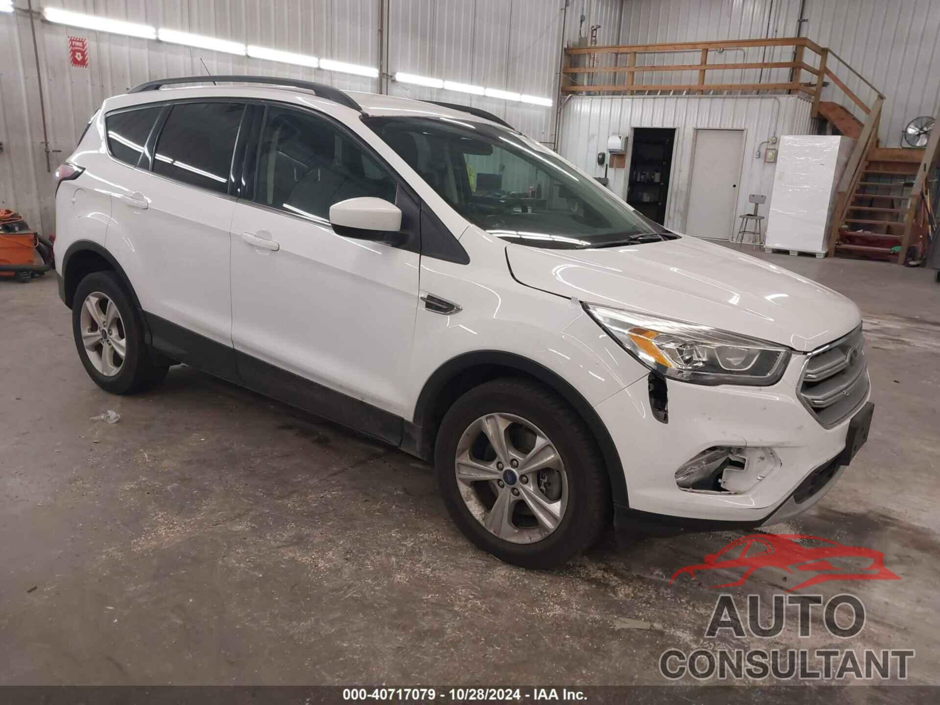 FORD ESCAPE 2017 - 1FMCU9GD1HUD92727