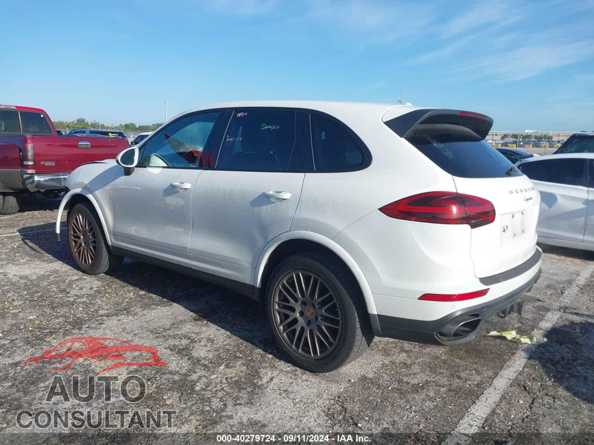 PORSCHE CAYENNE 2017 - WP1AA2A25HKA80696