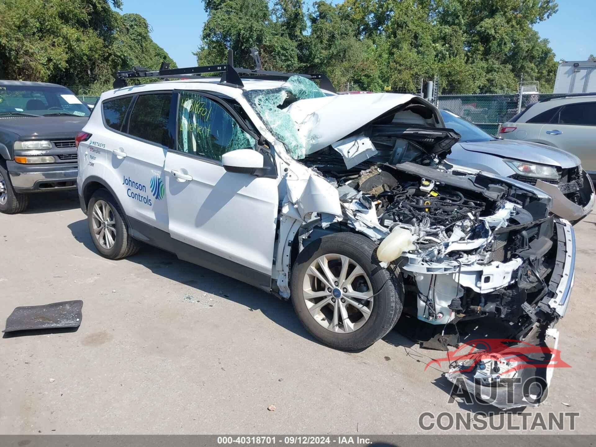 FORD ESCAPE 2019 - 1FMCU0GDXKUB65345