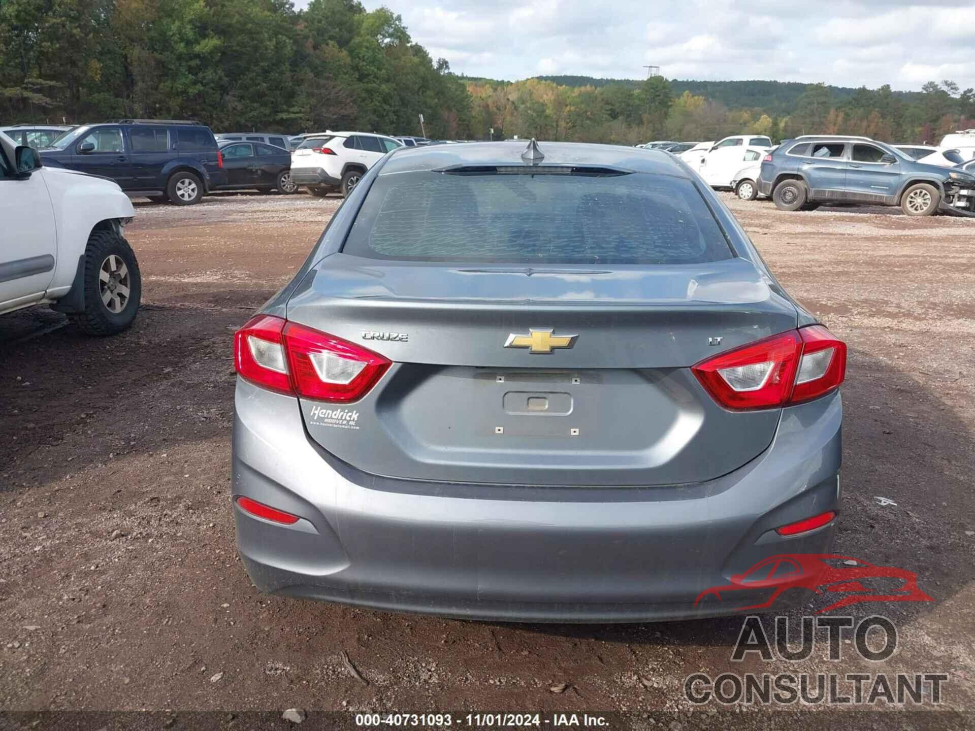 CHEVROLET CRUZE 2019 - 1G1BE5SM3K7100488