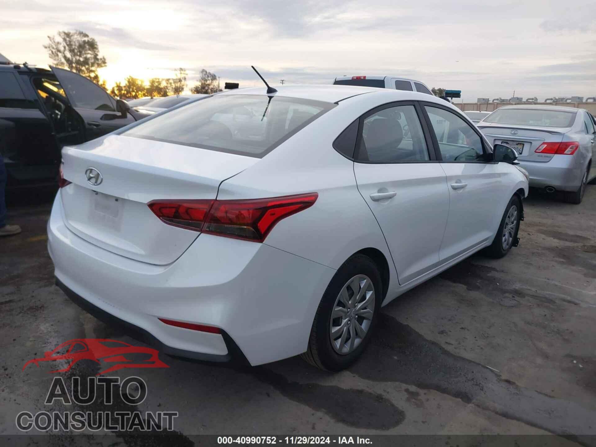 HYUNDAI ACCENT 2018 - 3KPC24A32JE011291