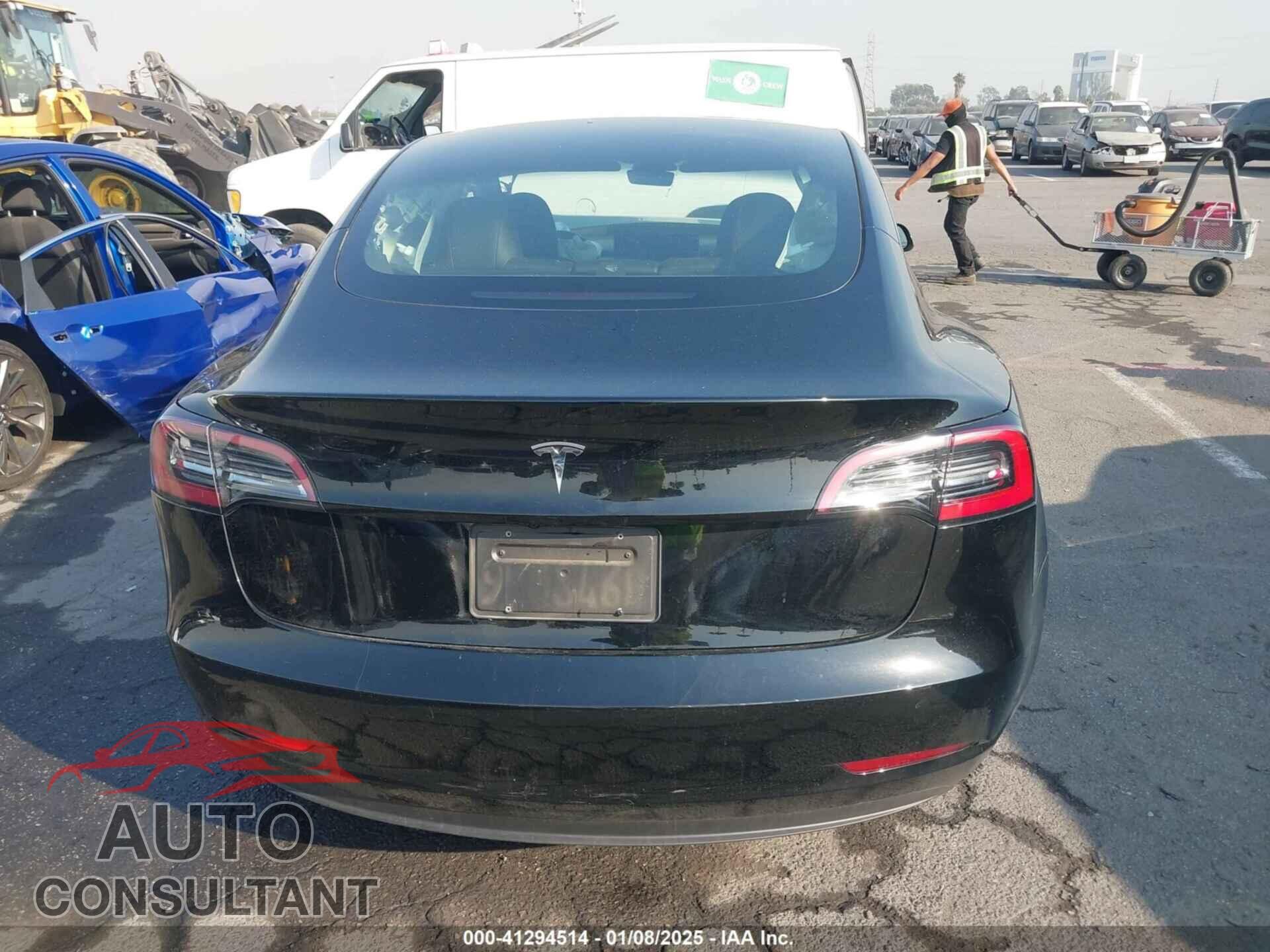 TESLA MODEL 3 2023 - 5YJ3E1EAXPF708208