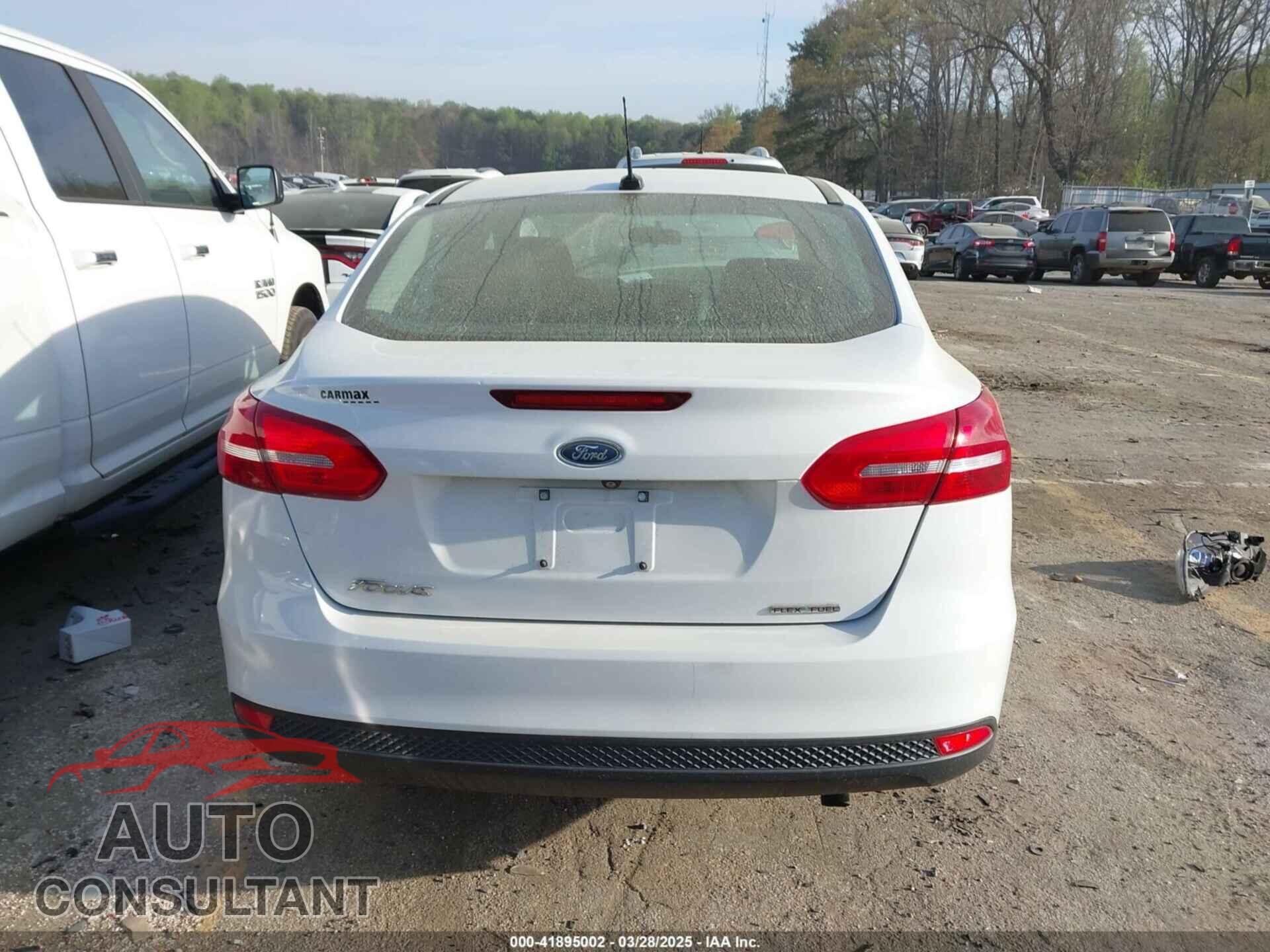 FORD FOCUS 2016 - 1FADP3E27GL225152