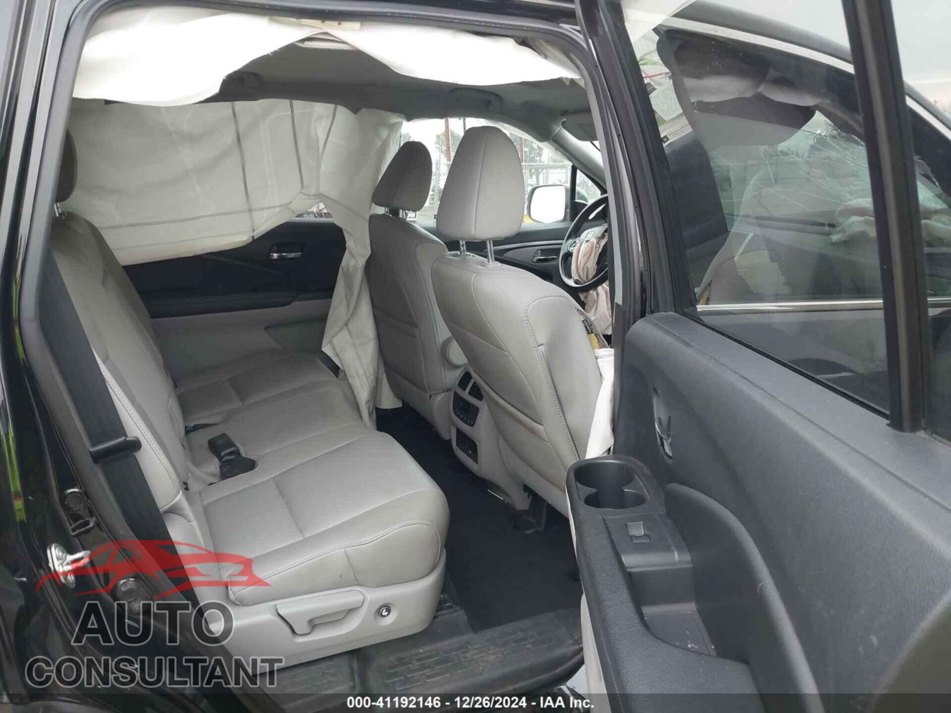 HONDA PILOT 2017 - 5FNYF6H64HB006006