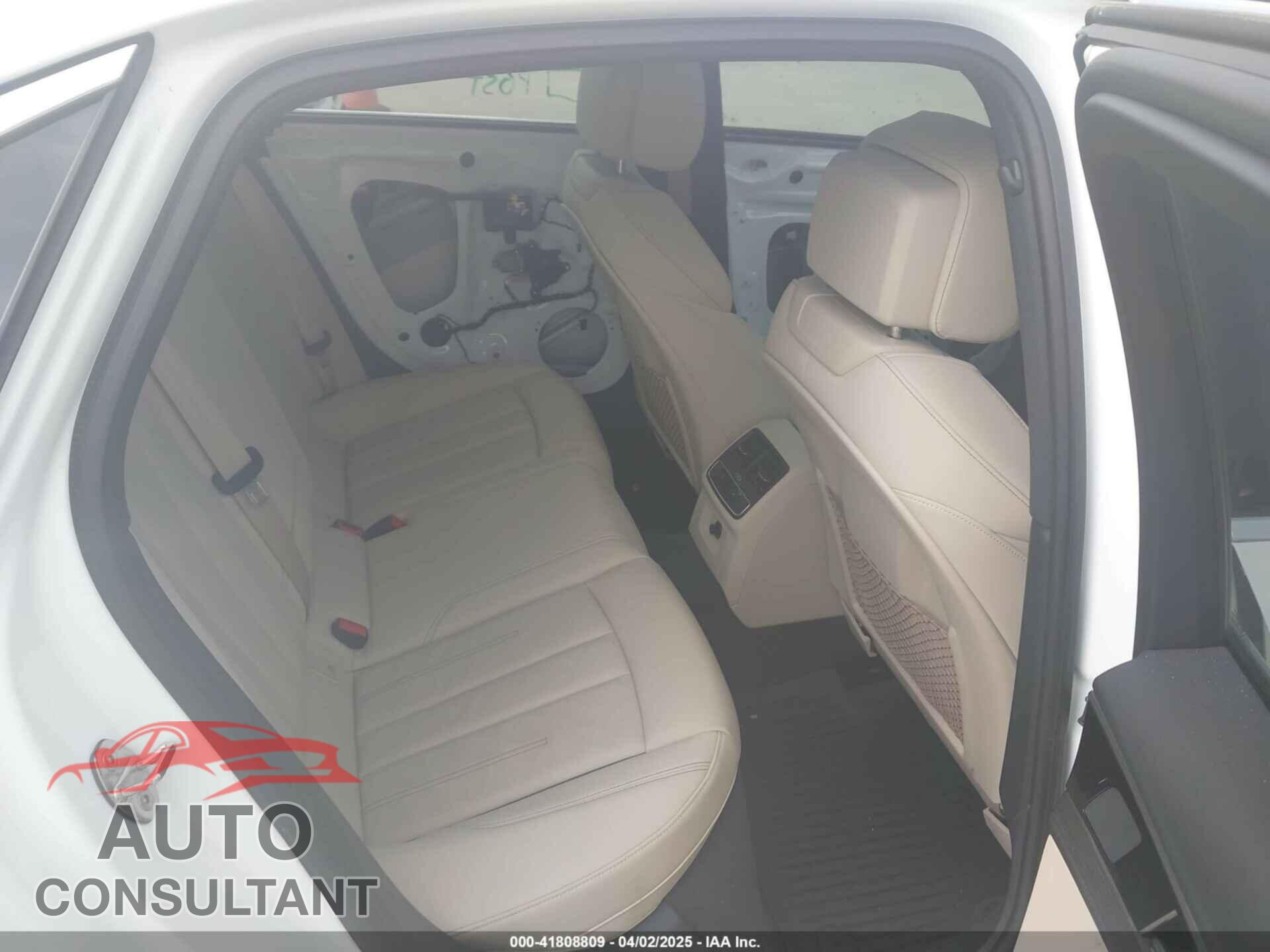 AUDI A4 2021 - WAUDAAF46MN009872