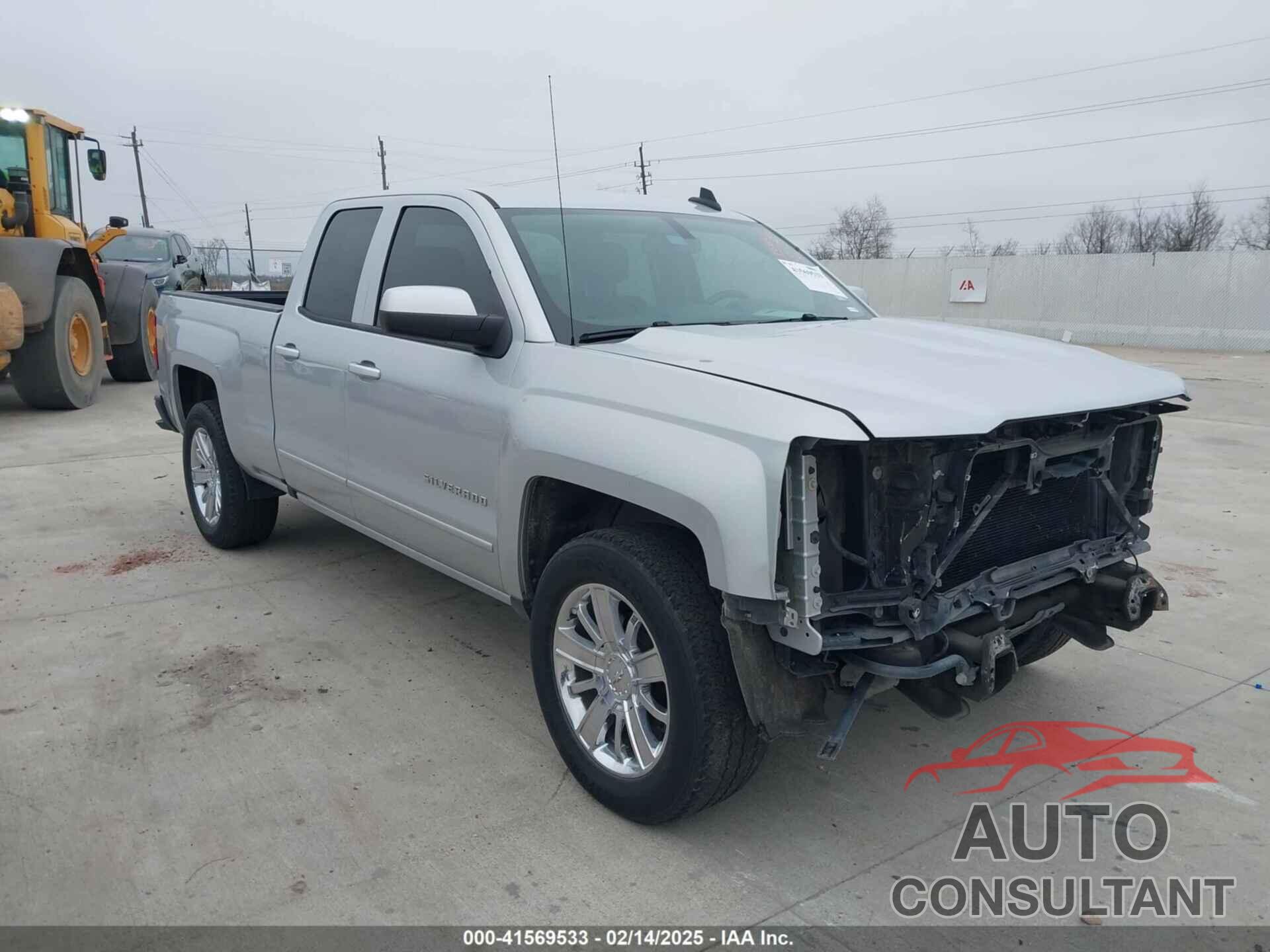CHEVROLET SILVERADO 1500 2018 - 1GCRCREH8JZ172209