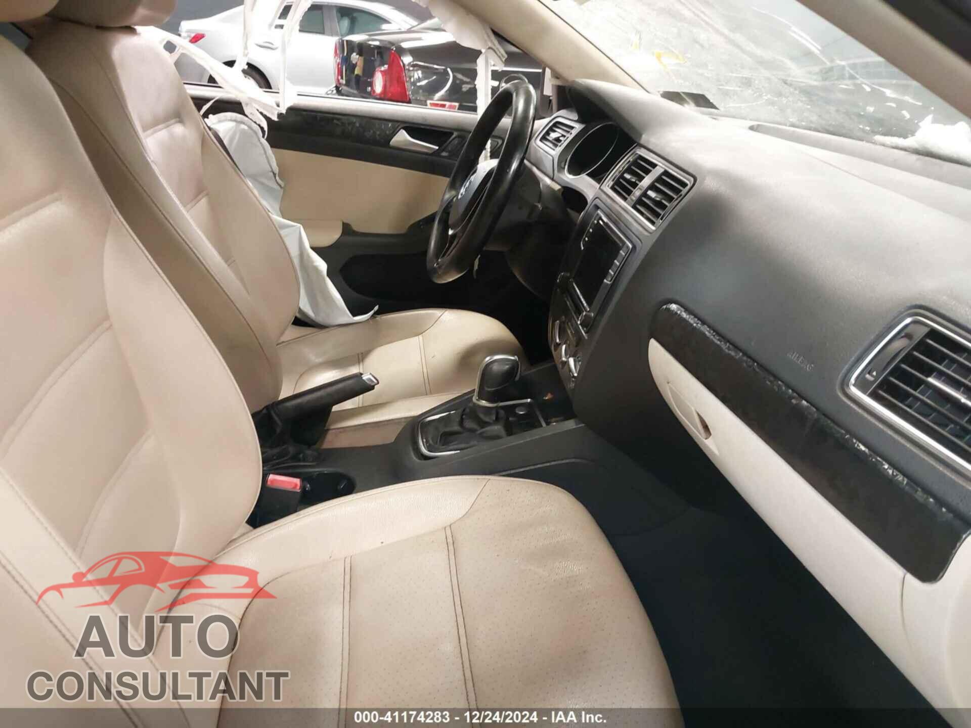 VOLKSWAGEN JETTA 2017 - 3VWDB7AJ0HM266829