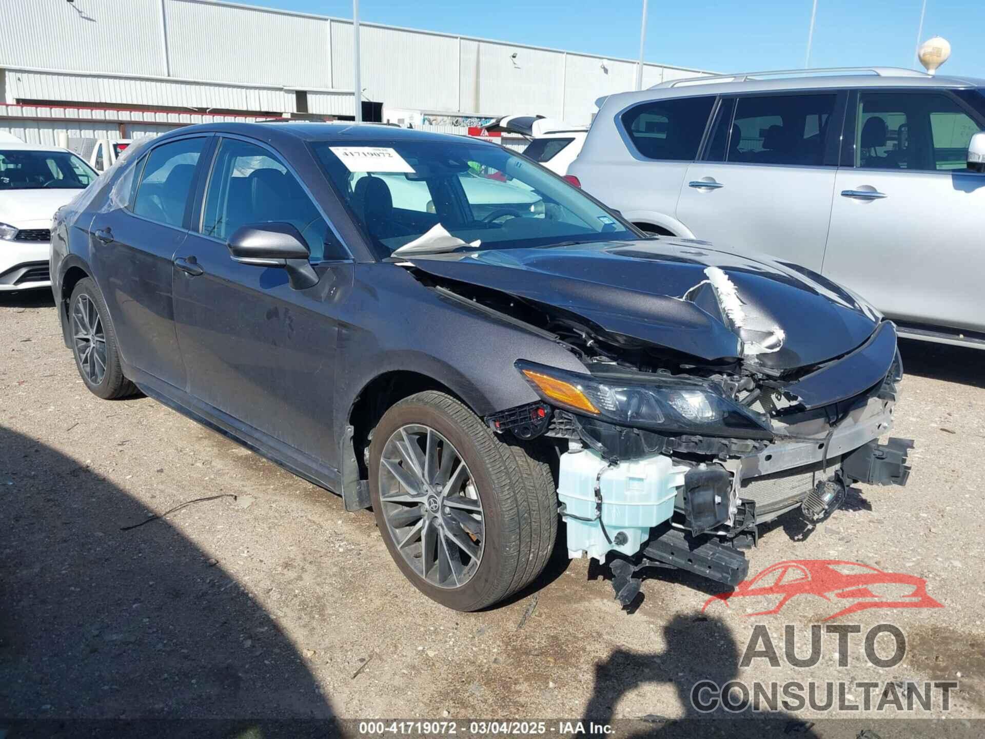 TOYOTA CAMRY 2023 - 4T1G11AK8PU781060