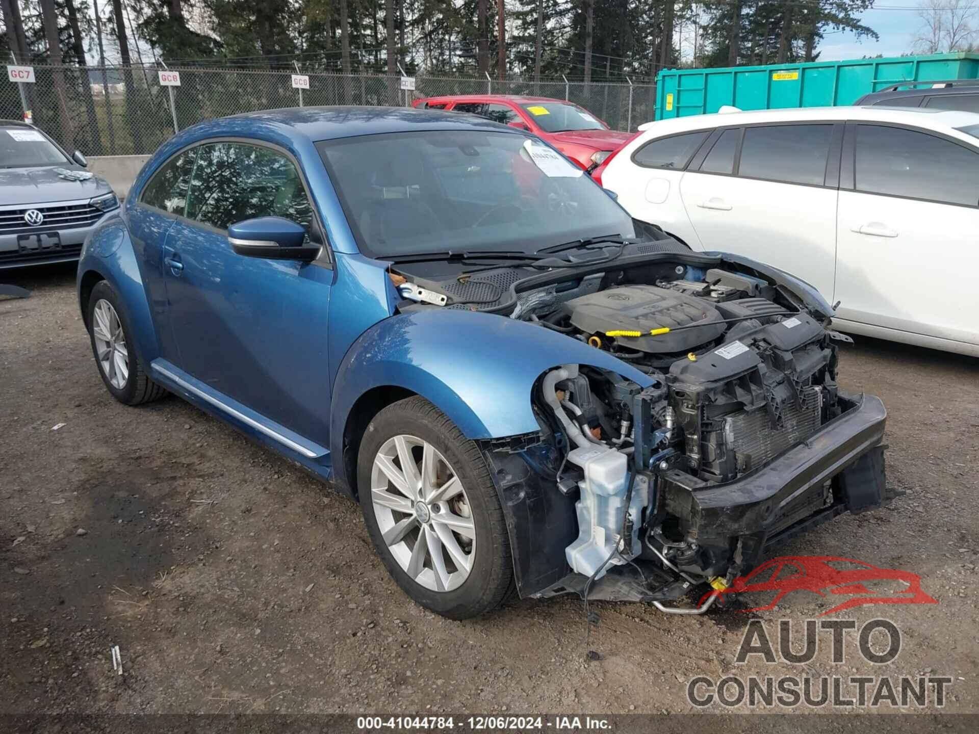 VOLKSWAGEN BEETLE 2018 - 3VWFD7AT2JM708424