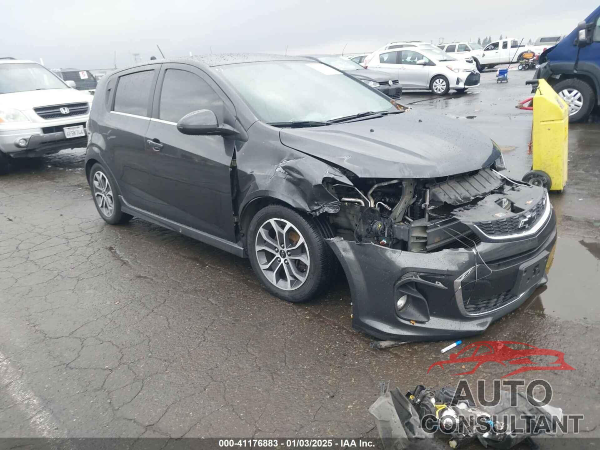 CHEVROLET SONIC 2019 - 1G1JD6SB8K4147388