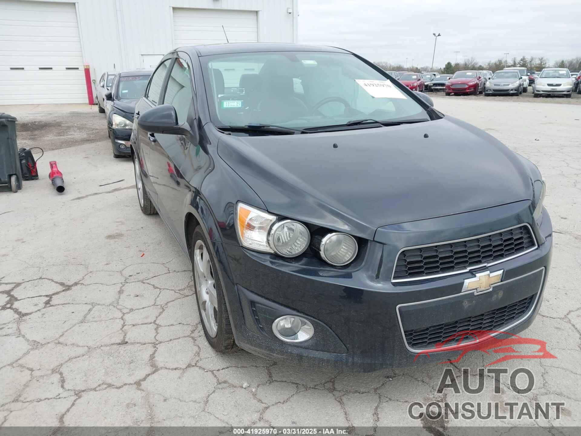 CHEVROLET SONIC 2015 - 1G1JE5SB8F4143693