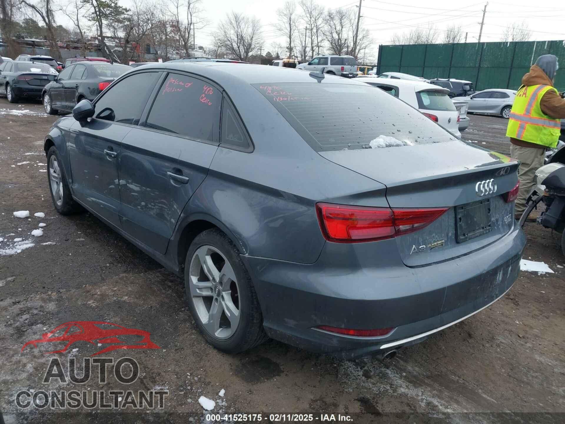 AUDI A3 2018 - WAUB8GFF6J1023880