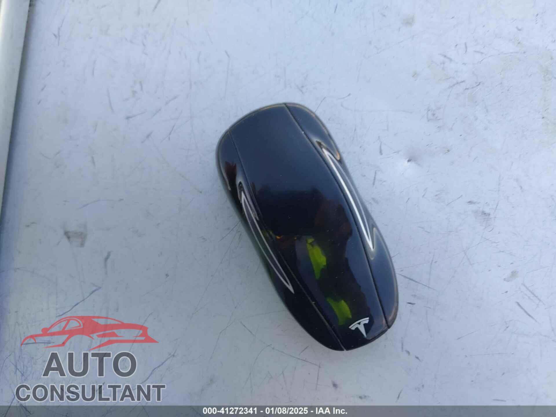 TESLA MODEL S 2017 - 5YJSA1E23HF230019