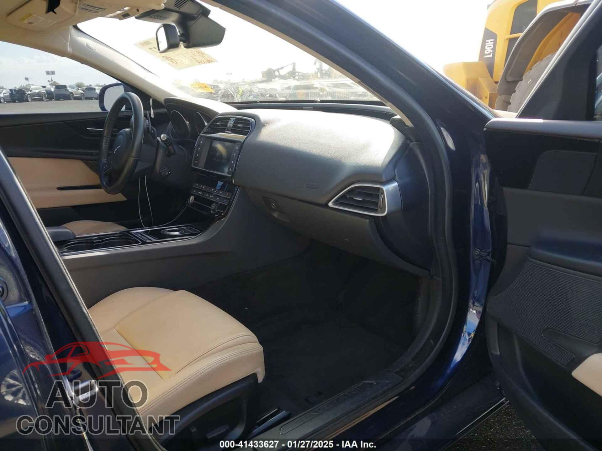 JAGUAR XE 2017 - SAJAR4BG1HA974864