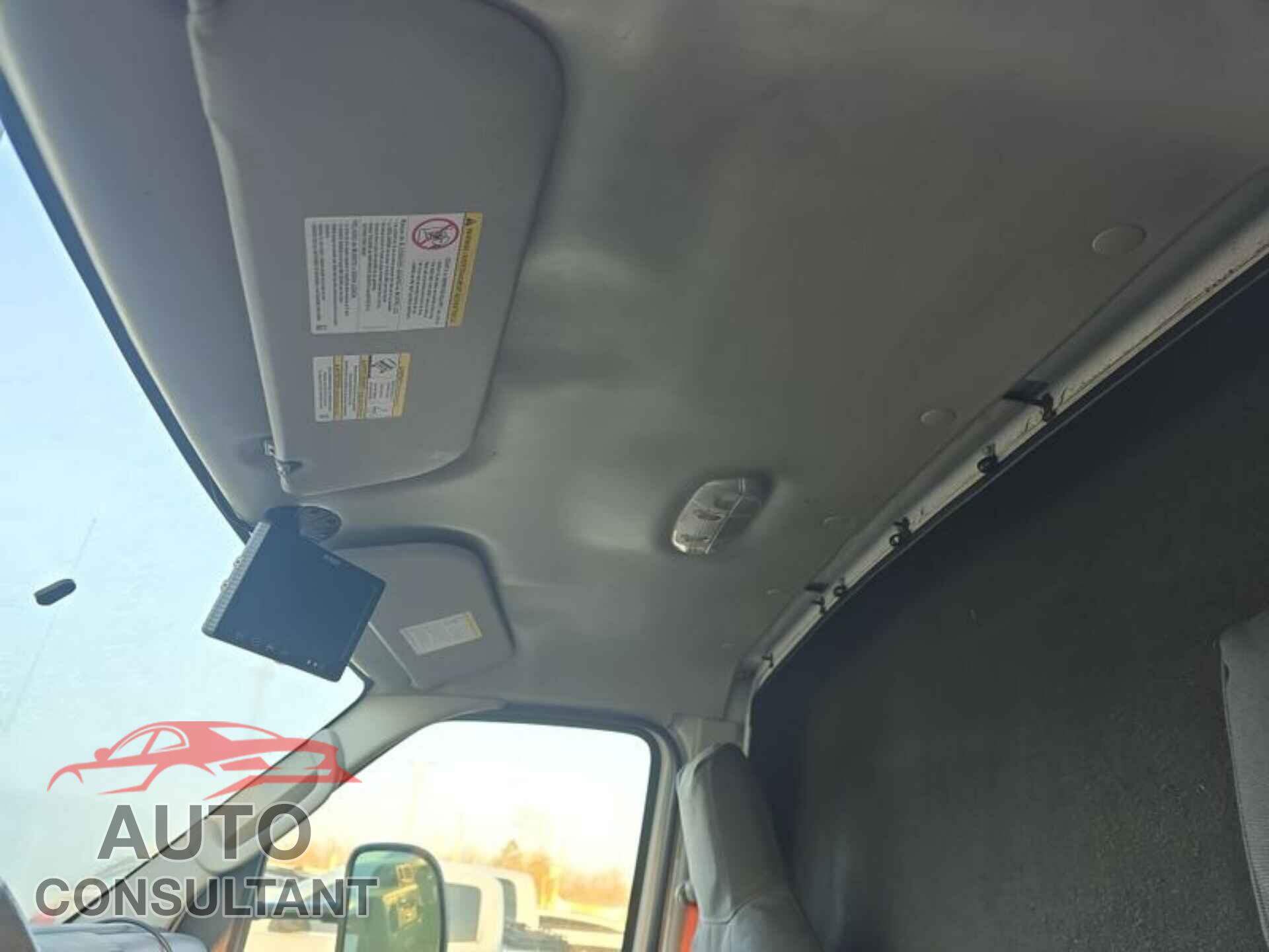 FORD ECONOLINE 2018 - 1FDXE4FS0JDC18977
