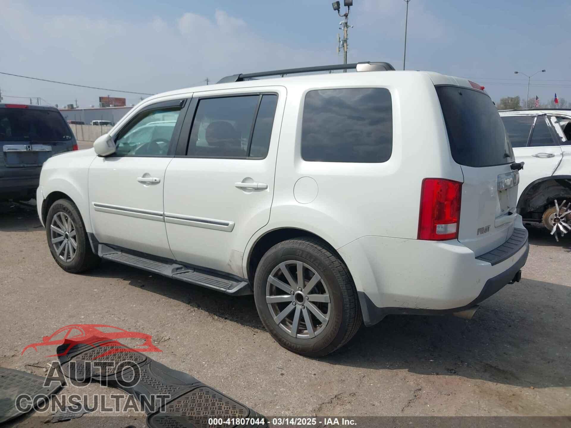 HONDA PILOT 2011 - 5FNYF3H98BB007823