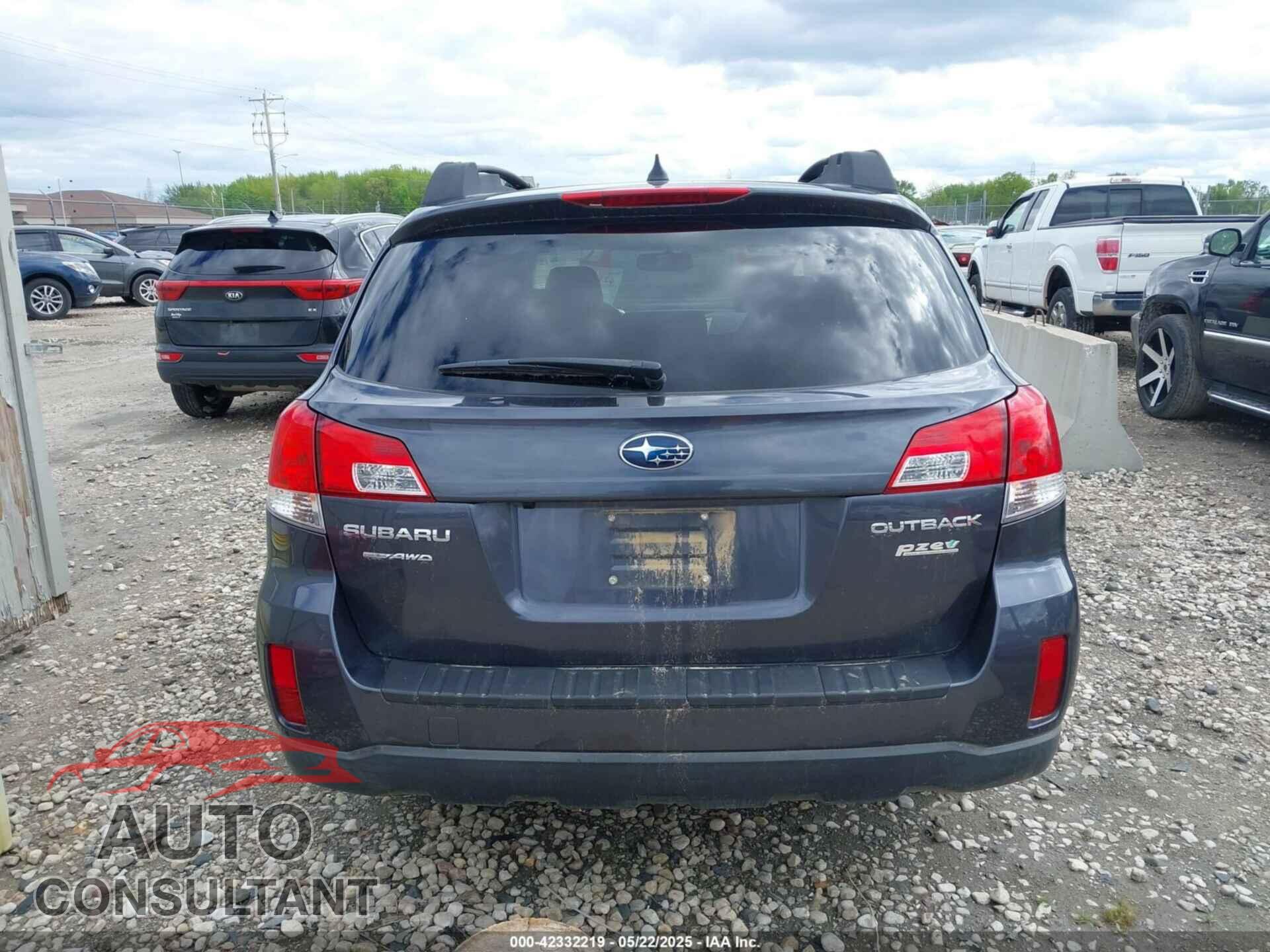 SUBARU OUTBACK 2013 - 4S4BRBKC8D3240639