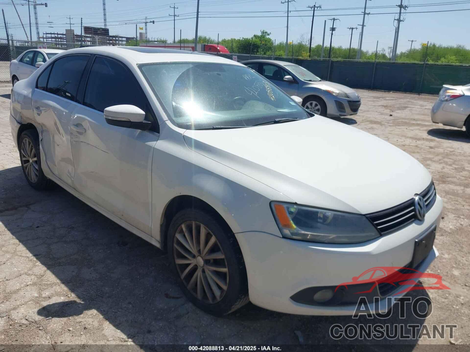 VOLKSWAGEN JETTA 2011 - 3VWLX7AJ2BM006596
