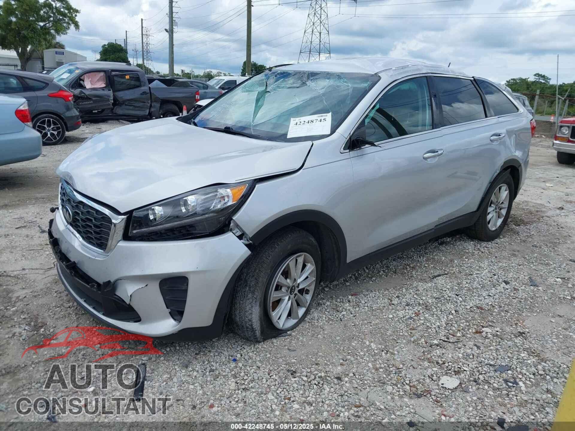 KIA SORENTO 2019 - 5XYPG4A3XKG577478