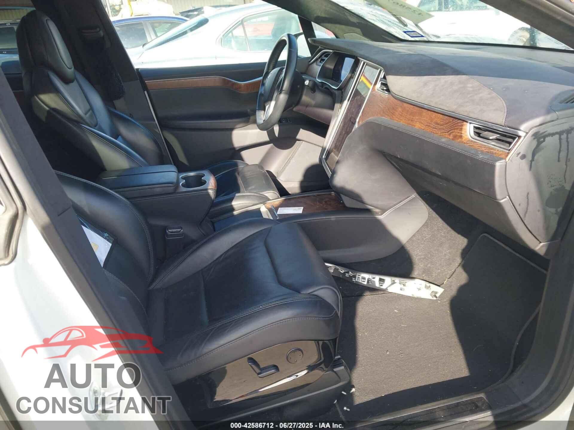 TESLA MODEL X 2017 - 5YJXCAE27HF043639