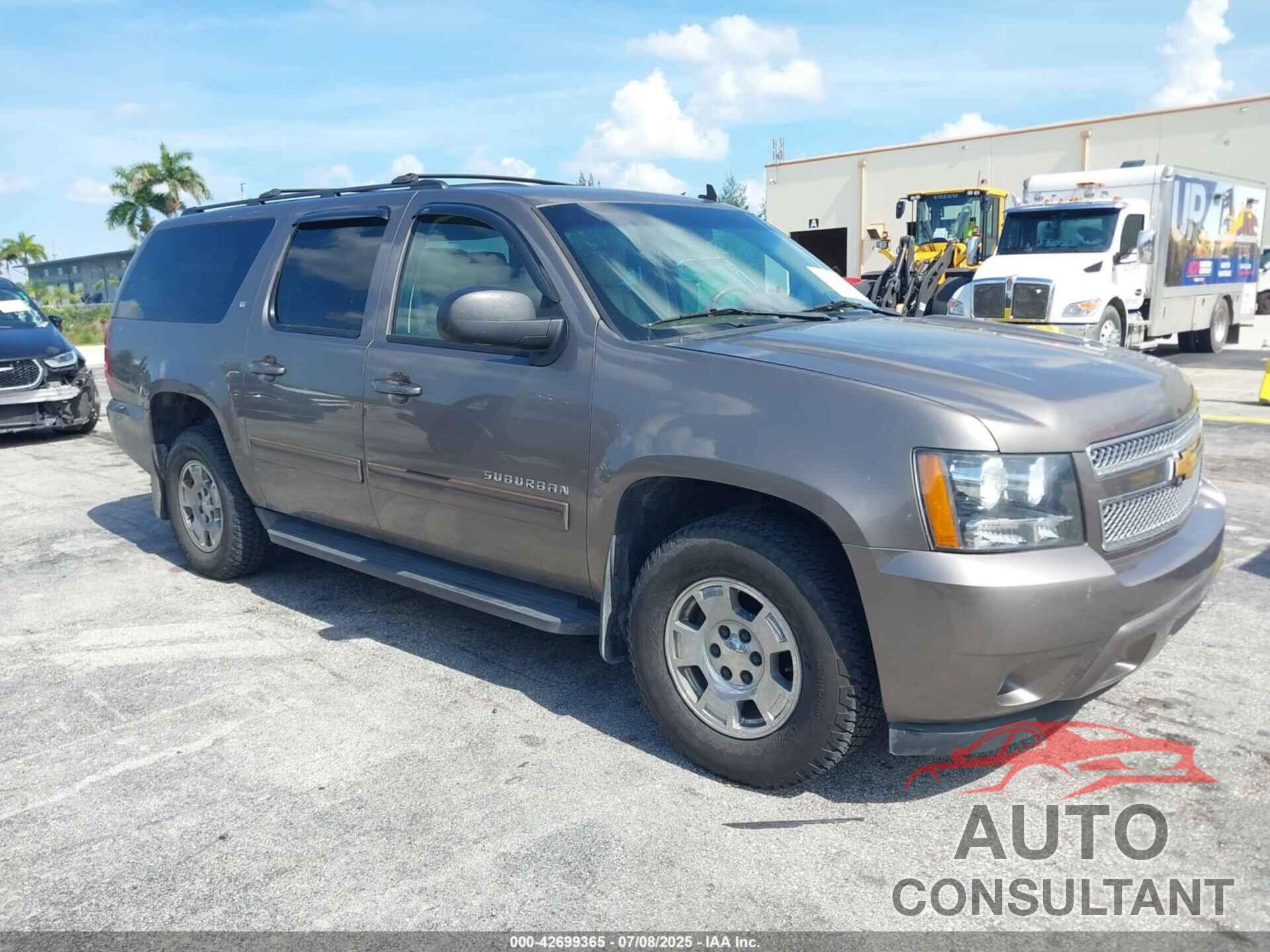 CHEVROLET SUBURBAN 1500 2012 - 1GNSKJE72CR130111