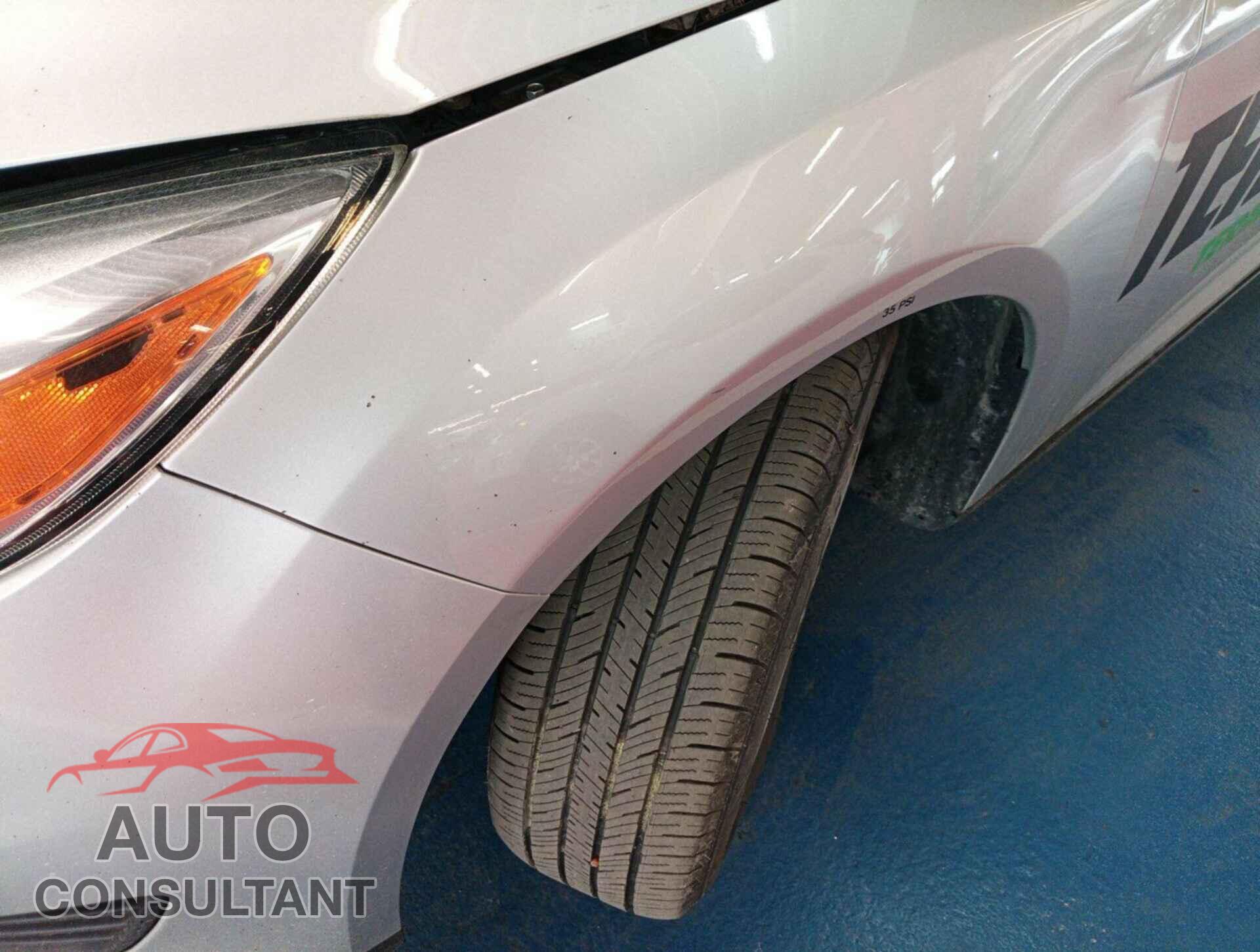 FORD FOCUS 2017 - 1FADP3E23HL272132