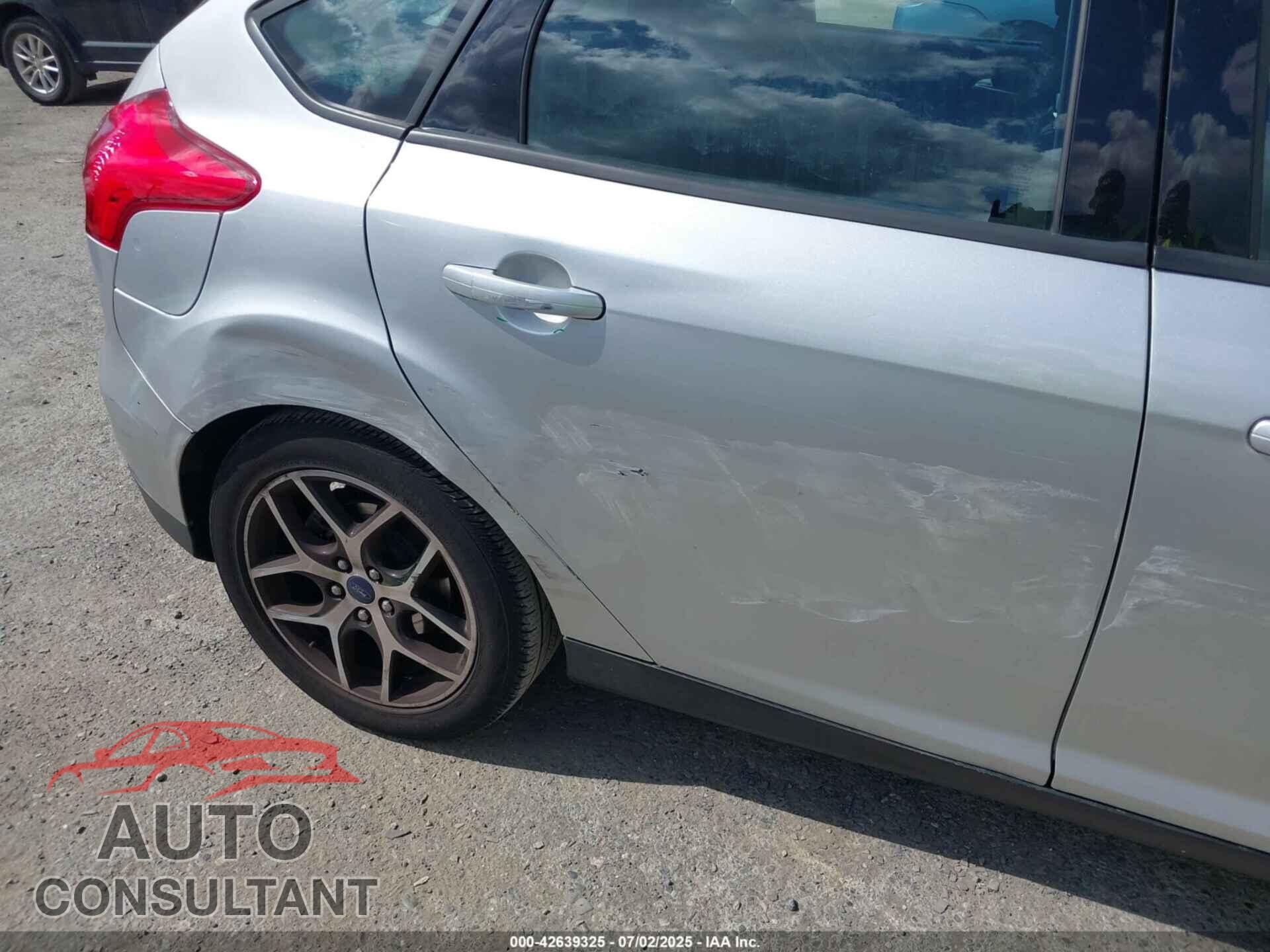 FORD FOCUS 2017 - 1FADP3M27HL306512