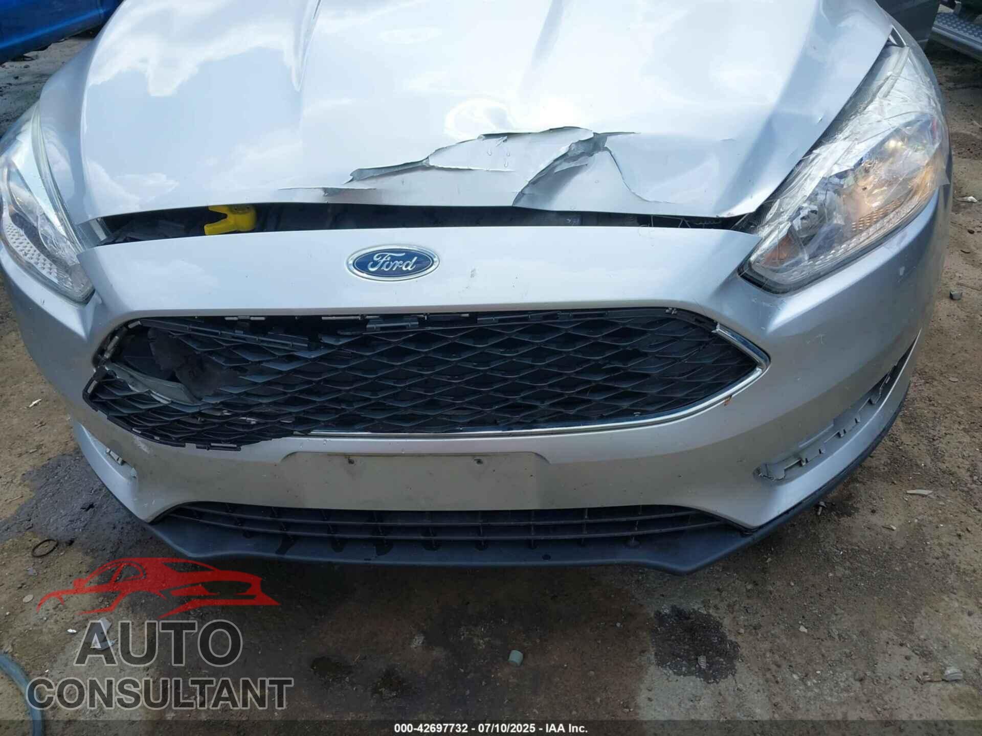 FORD FOCUS 2017 - 1FADP3F22HL236446