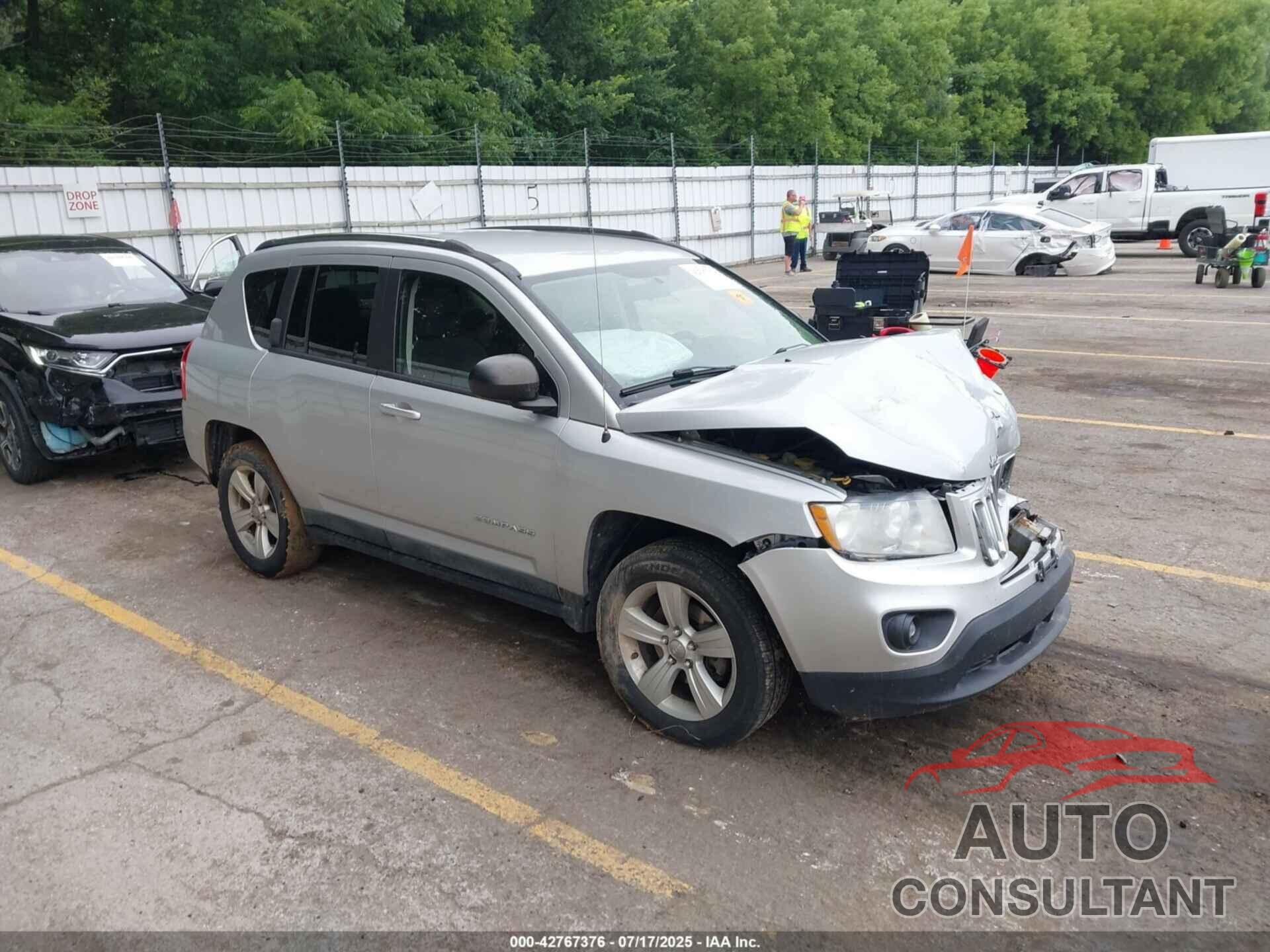 JEEP COMPASS 2011 - 1J4NF1FB2BD148448