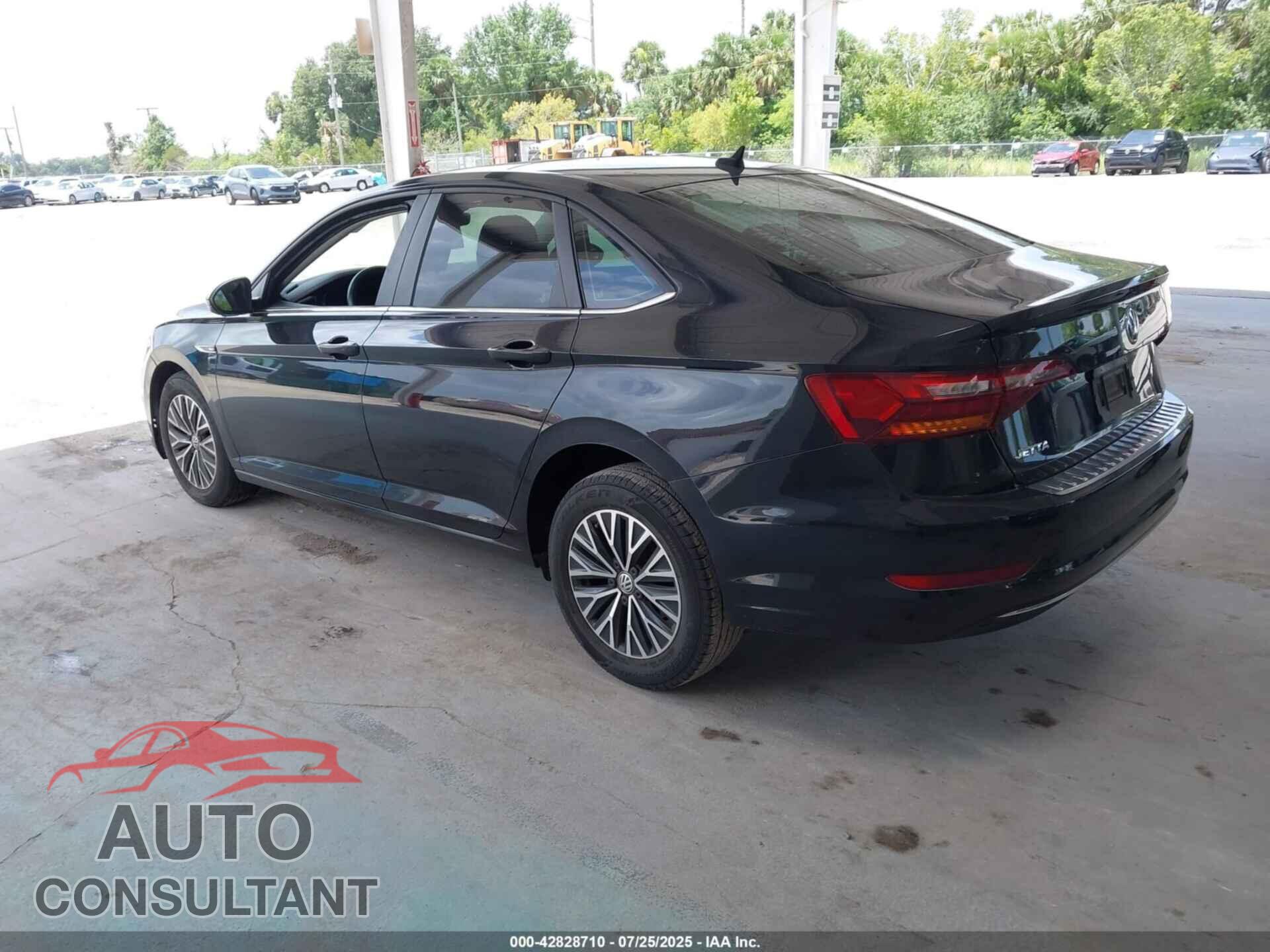 VOLKSWAGEN JETTA 2019 - 3VWEB7BU4KM258317