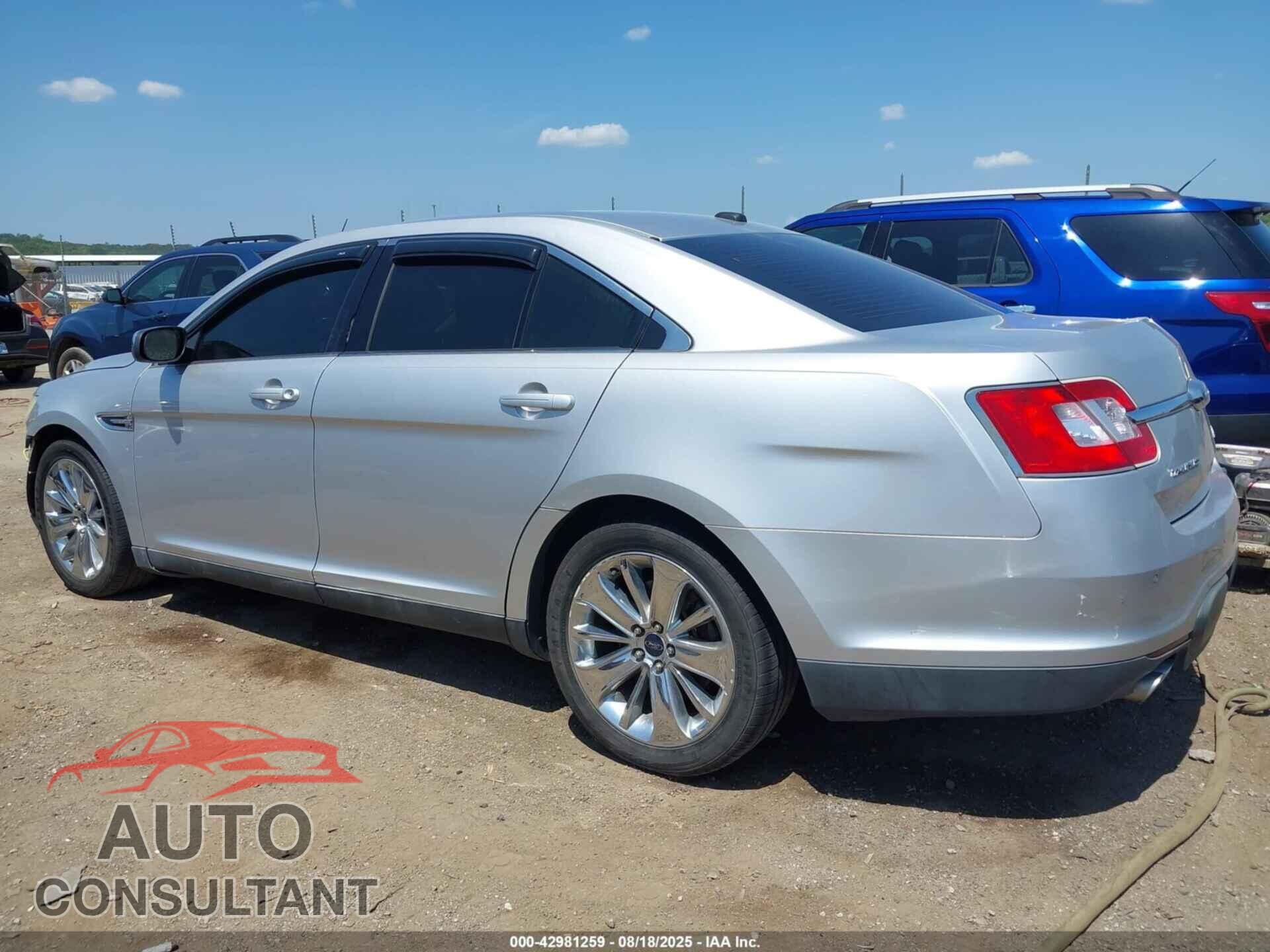 FORD TAURUS 2011 - 1FAHP2JW0BG128168
