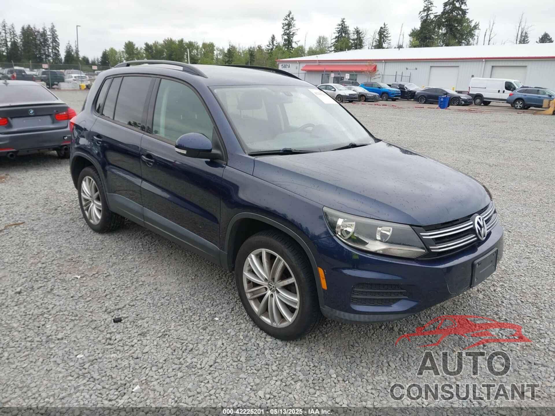 VOLKSWAGEN TIGUAN 2016 - WVGBV7AX1GW511394