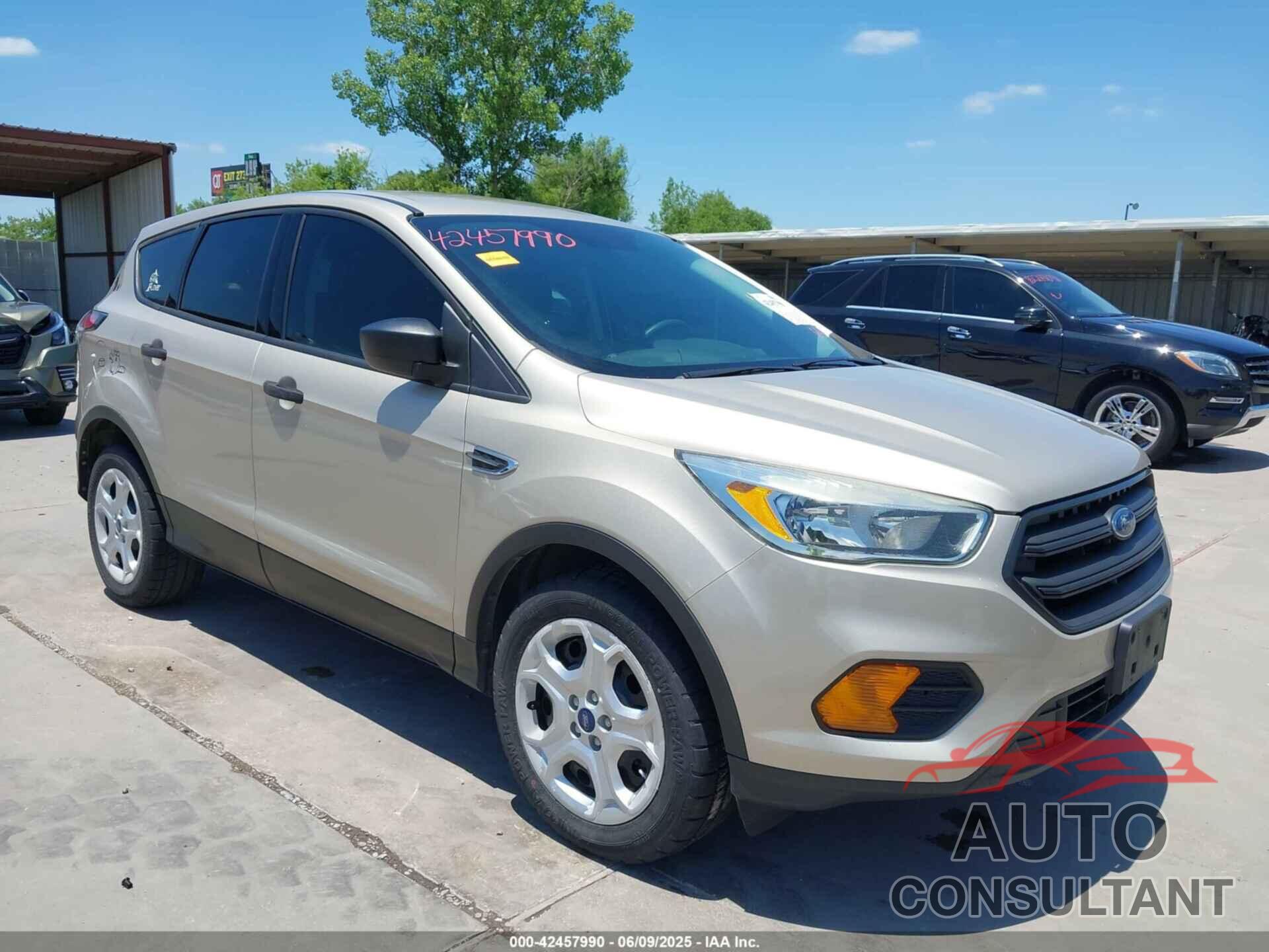 FORD ESCAPE 2017 - 1FMCU0F71HUA80494