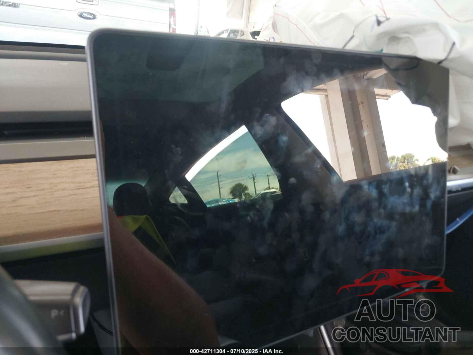 TESLA MODEL 3 2019 - 5YJ3E1EB3KF451765