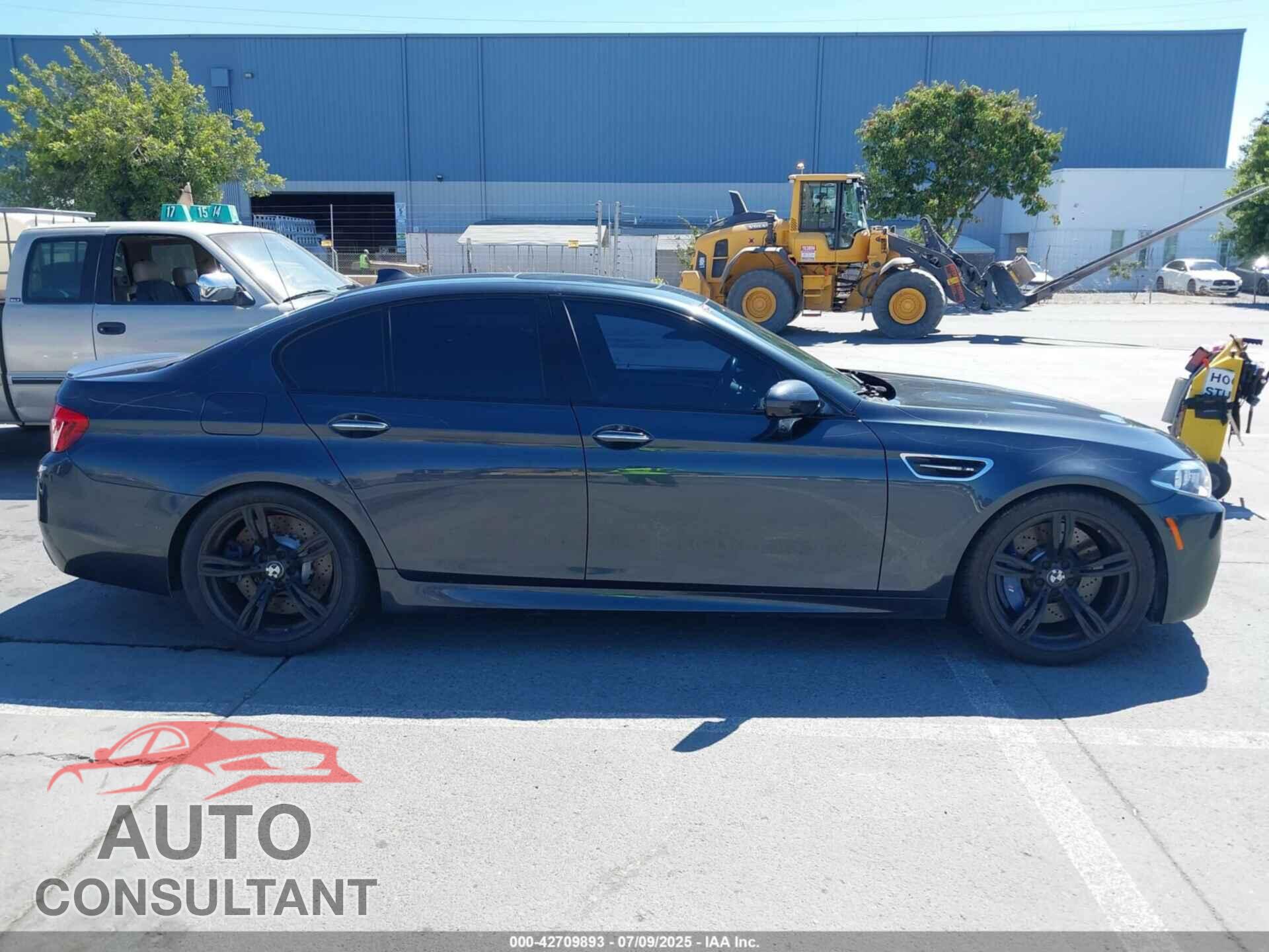 BMW M5 2014 - WBSFV9C55ED097213