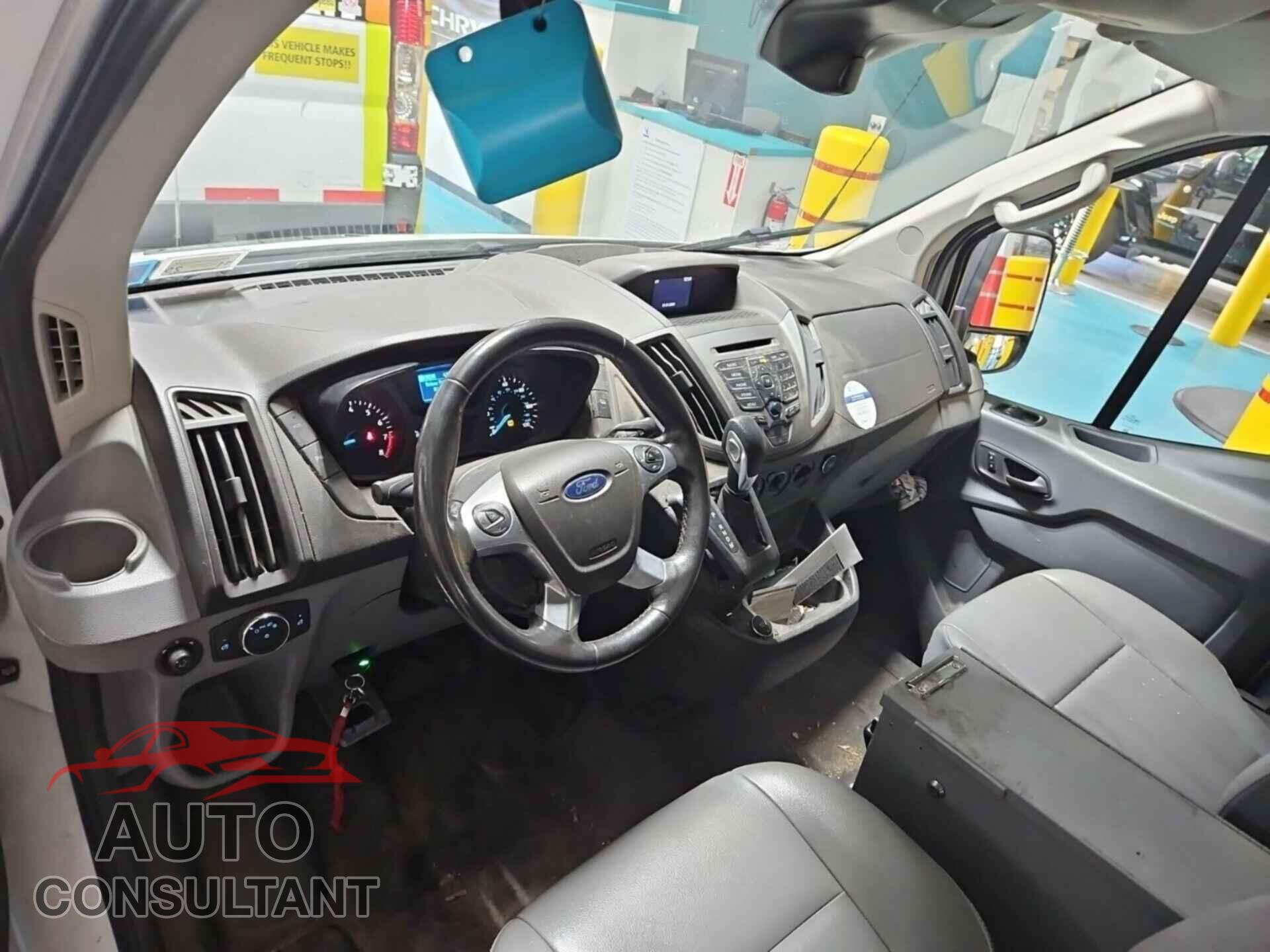 FORD TRANSIT 2017 - 1FTYR1YM9HKB36424
